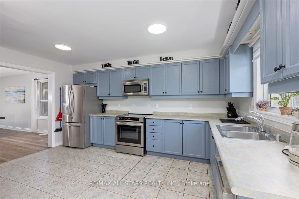Photo 10 of 22 Kelsey Crescent, Barrie, Ardagh — HOMEH