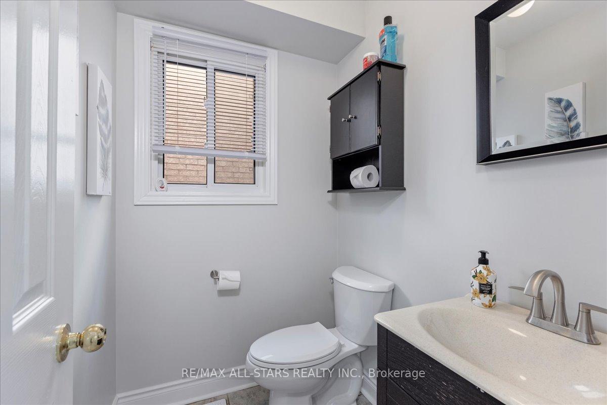 Photo 14 of 22 Kelsey Crescent, Barrie, Ardagh — HOMEH