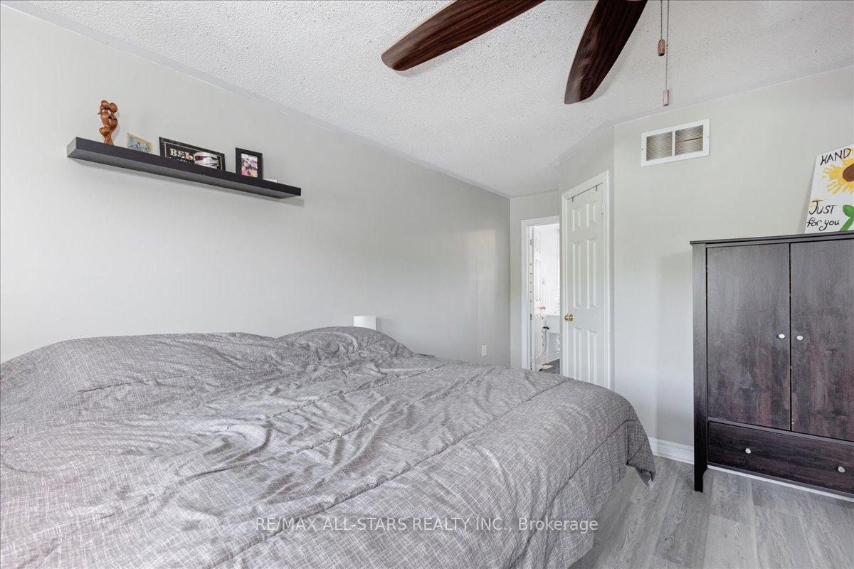 Photo 17 of 22 Kelsey Crescent, Barrie, Ardagh — HOMEH