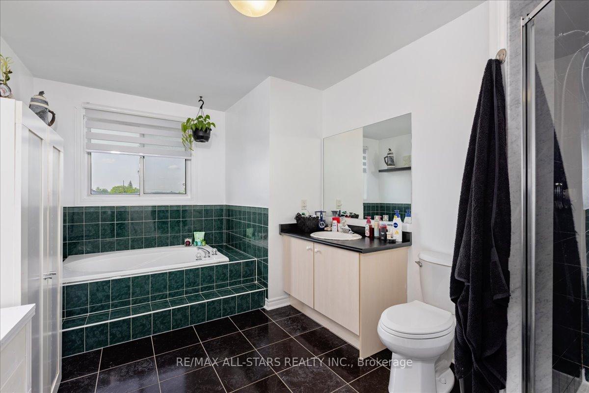 Photo 18 of 22 Kelsey Crescent, Barrie, Ardagh — HOMEH