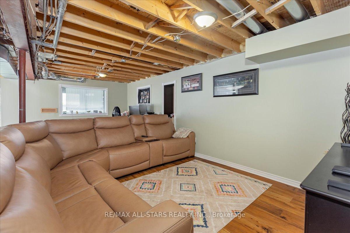 Photo 23 of 22 Kelsey Crescent, Barrie, Ardagh — HOMEH