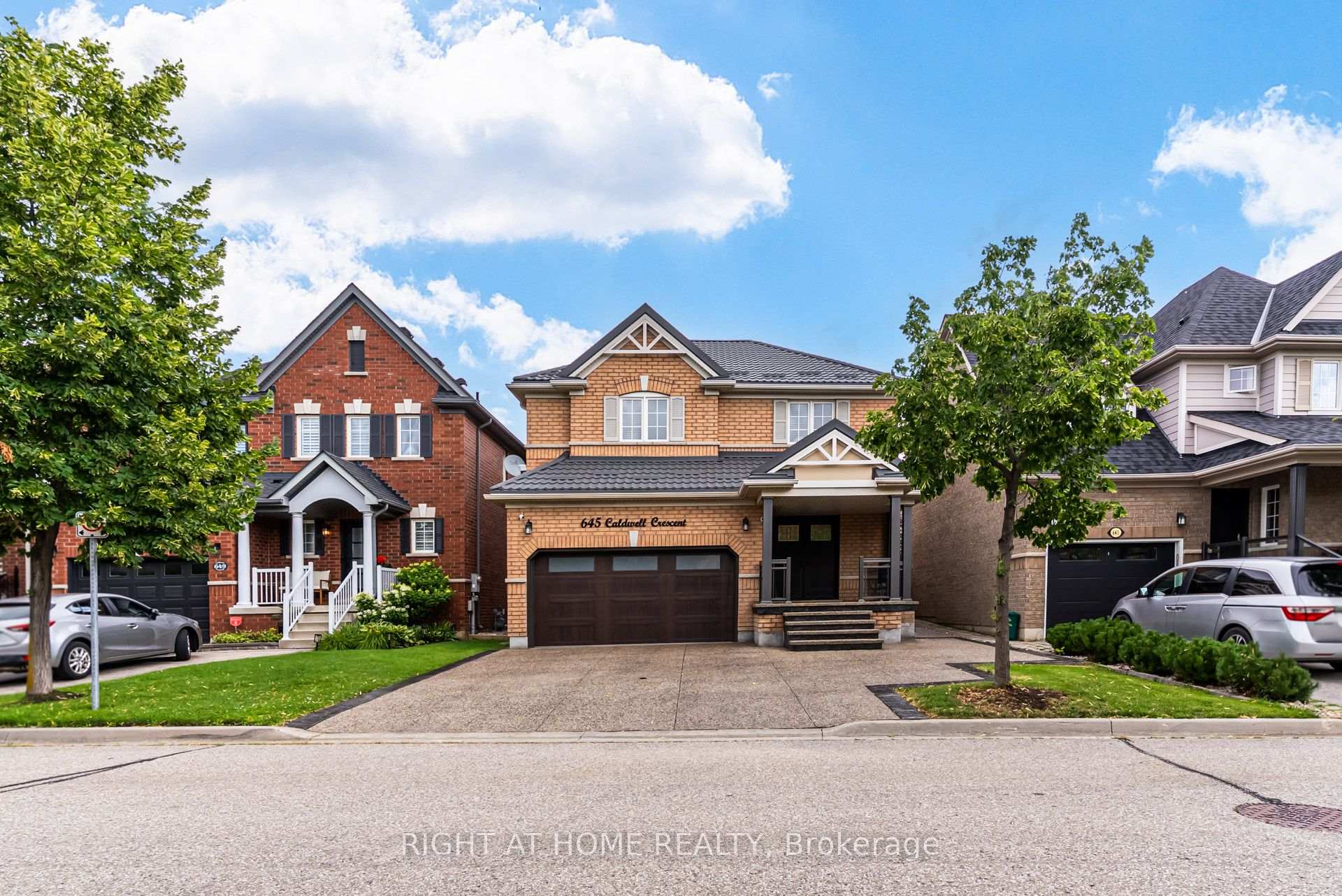 Photo 3 of 645 Caldwell Crescent, Milton, Beaty — HOMEH