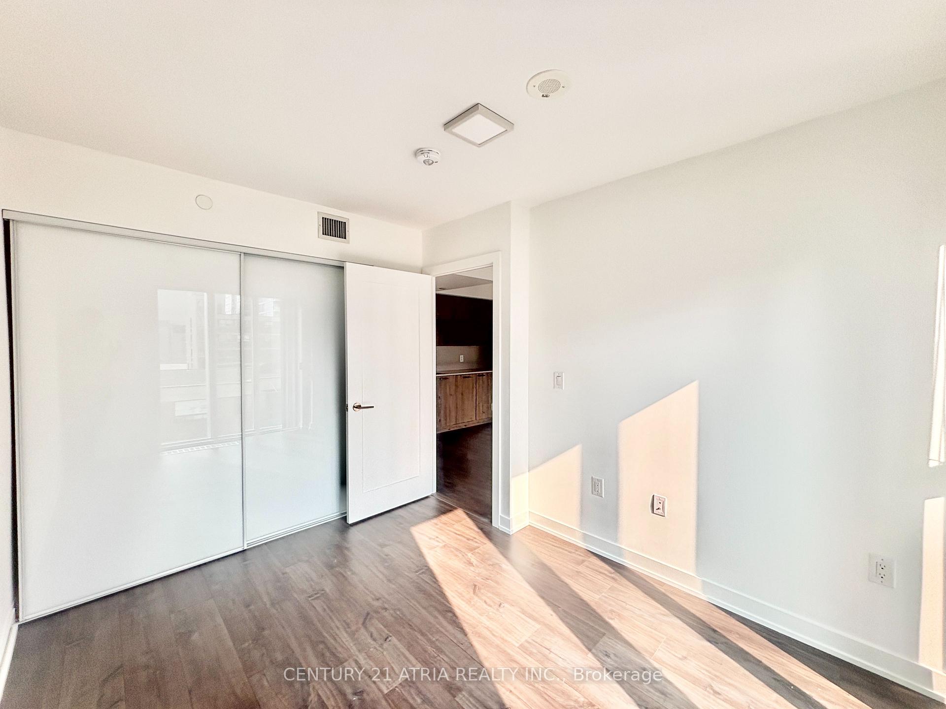 Photo 8 of Unit 811, 50 McCaul St Street, Toronto, Kensington-Chinatown — HOMEH