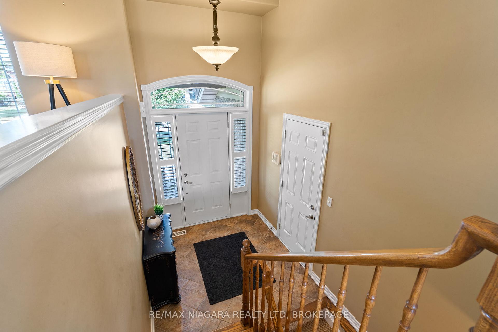Photo 5 of 7040 St Michael Avenue, Niagara Falls, Forestview — HOMEH