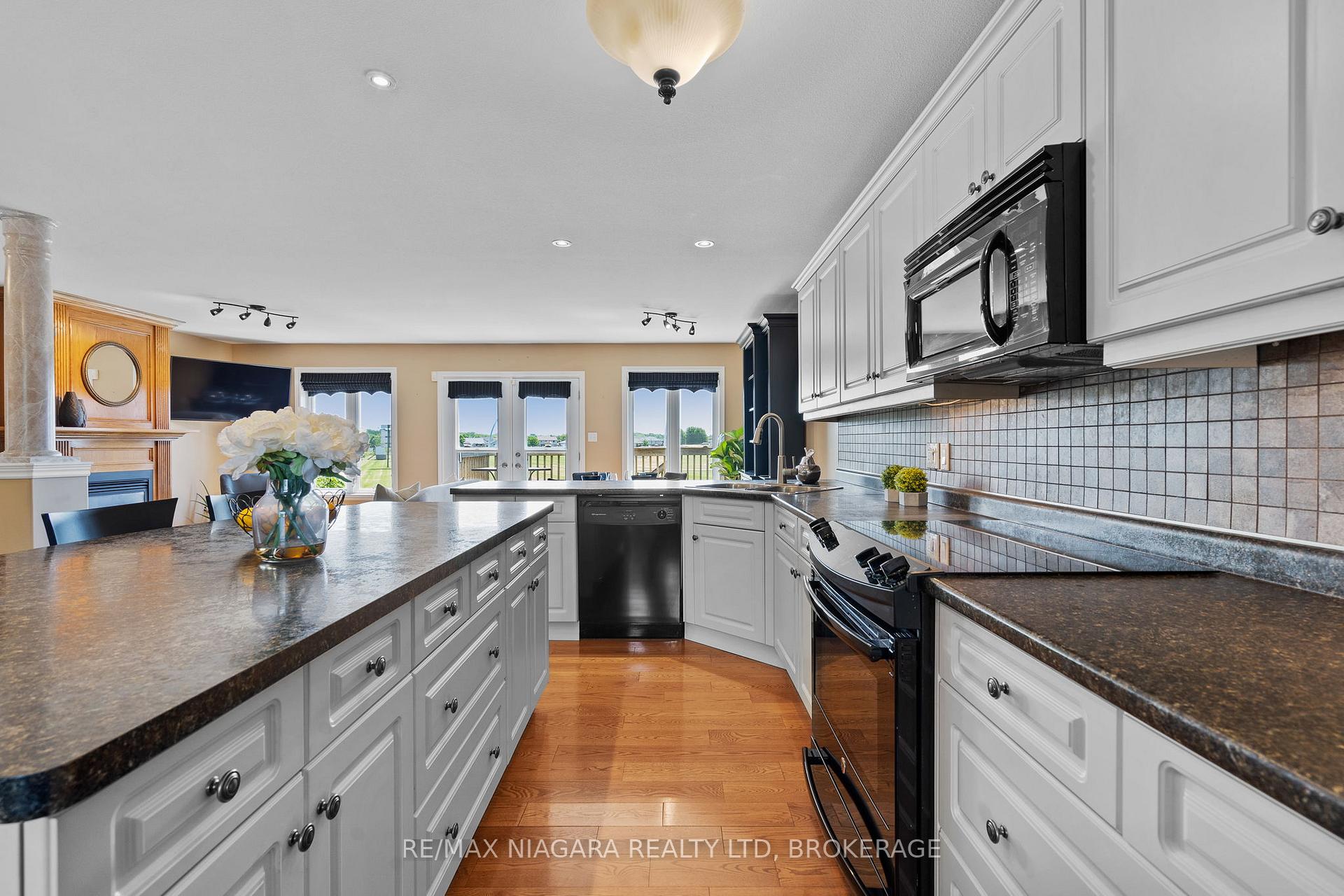 Photo 8 of 7040 St Michael Avenue, Niagara Falls, Forestview — HOMEH