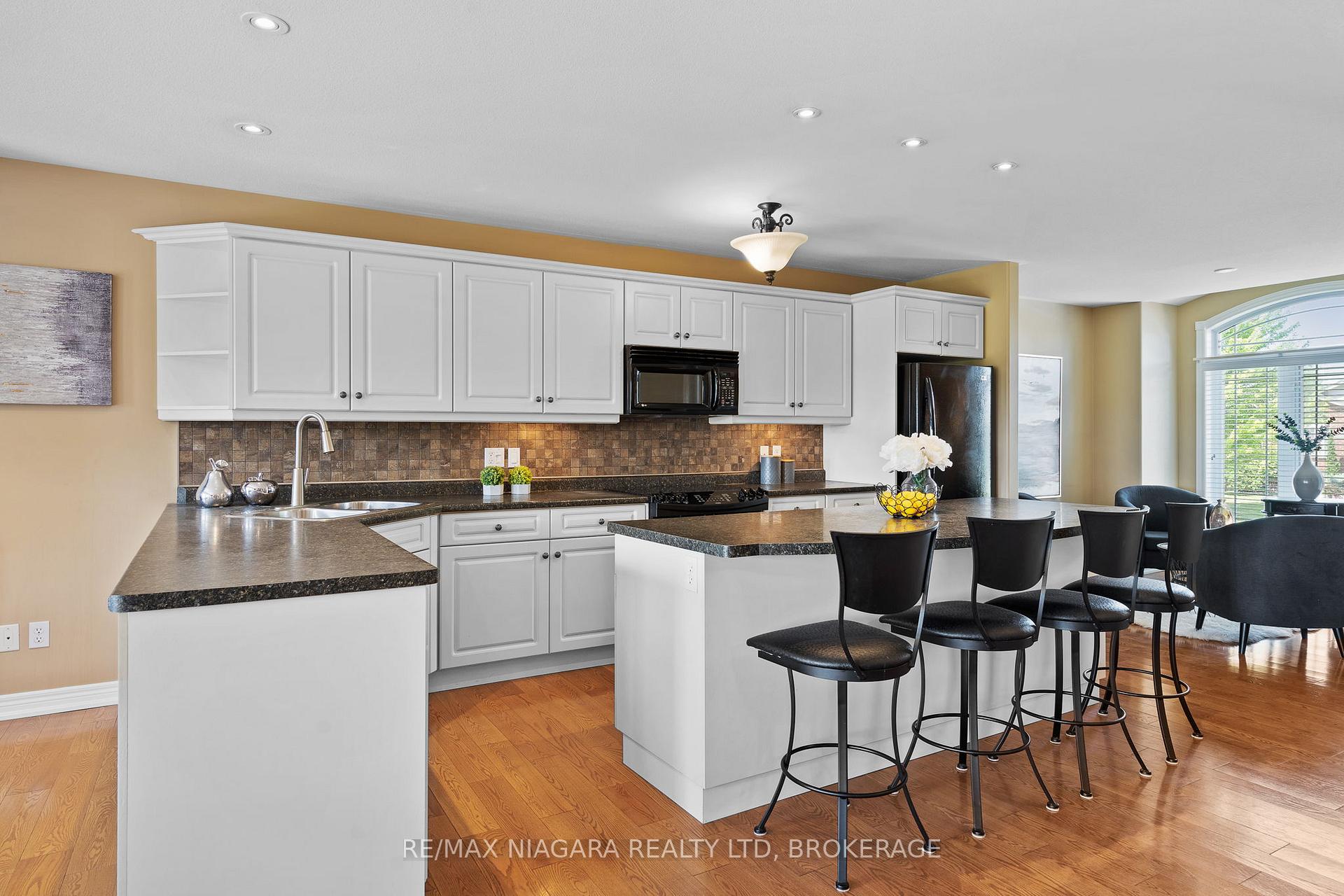 Photo 9 of 7040 St Michael Avenue, Niagara Falls, Forestview — HOMEH
