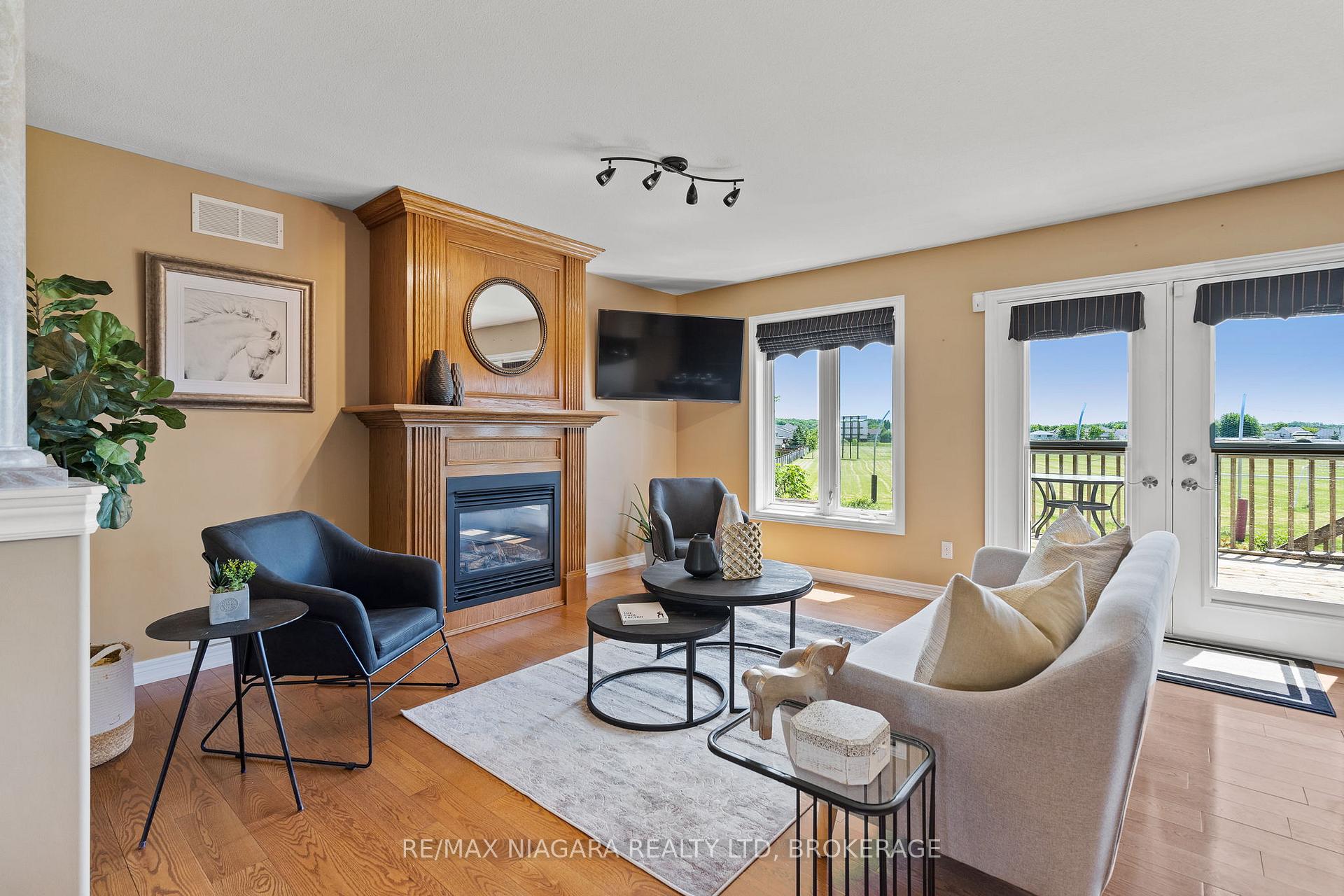 Photo 11 of 7040 St Michael Avenue, Niagara Falls, Forestview — HOMEH