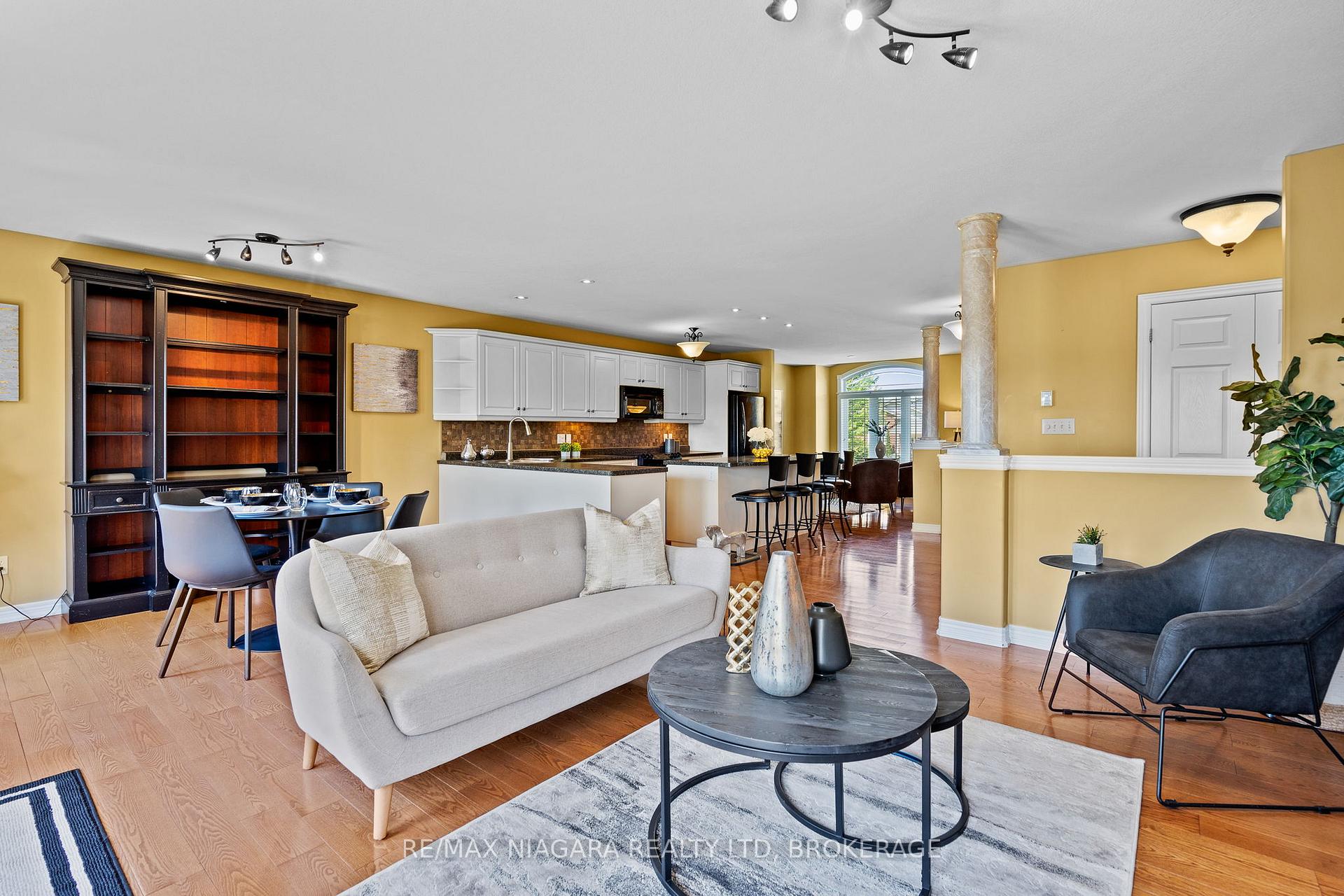 Photo 13 of 7040 St Michael Avenue, Niagara Falls, Forestview — HOMEH