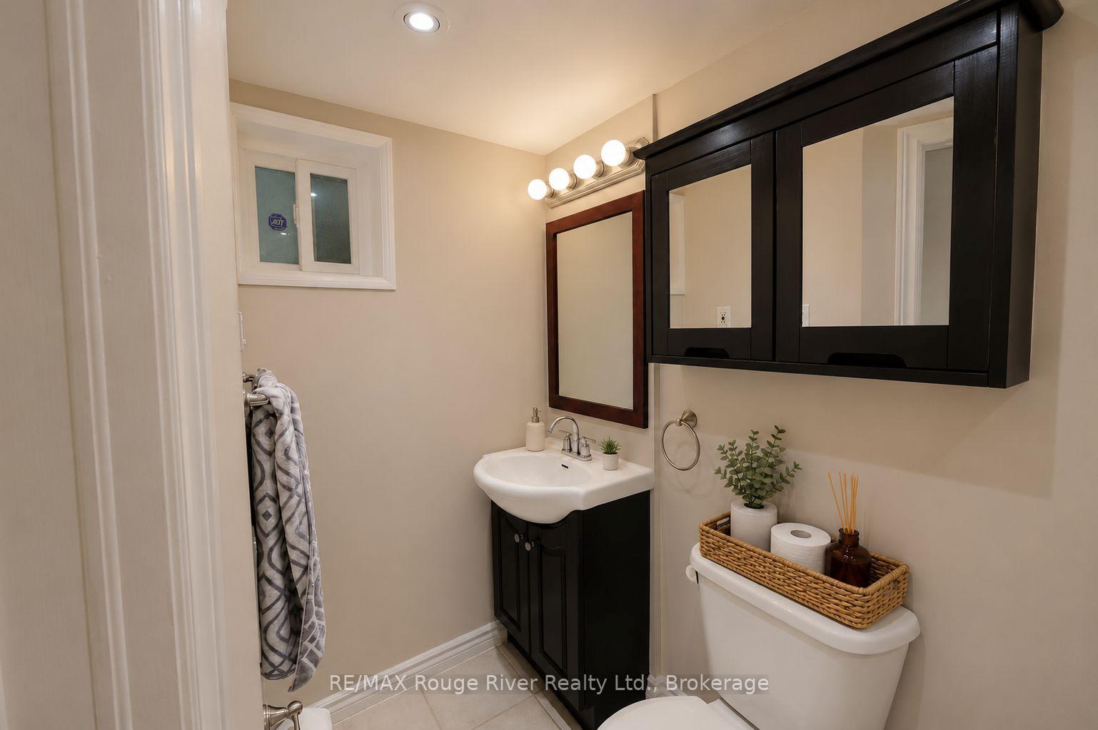 Photo 13 of 821 Craven Road, Toronto, Greenwood-Coxwell — HOMEH