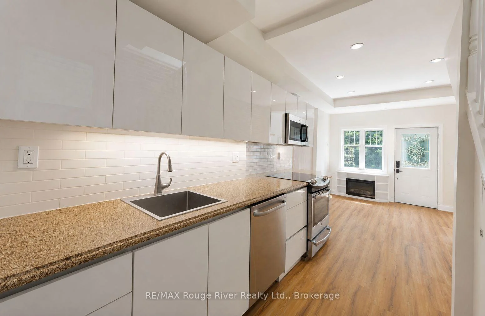 Photo 18 of 821 Craven Road, Toronto, Greenwood-Coxwell — HOMEH