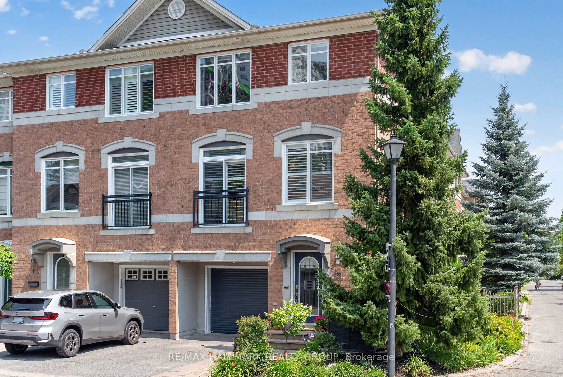 Photo 1 of 121 West Village Private, Ottawa, Westboro South — HOMEH