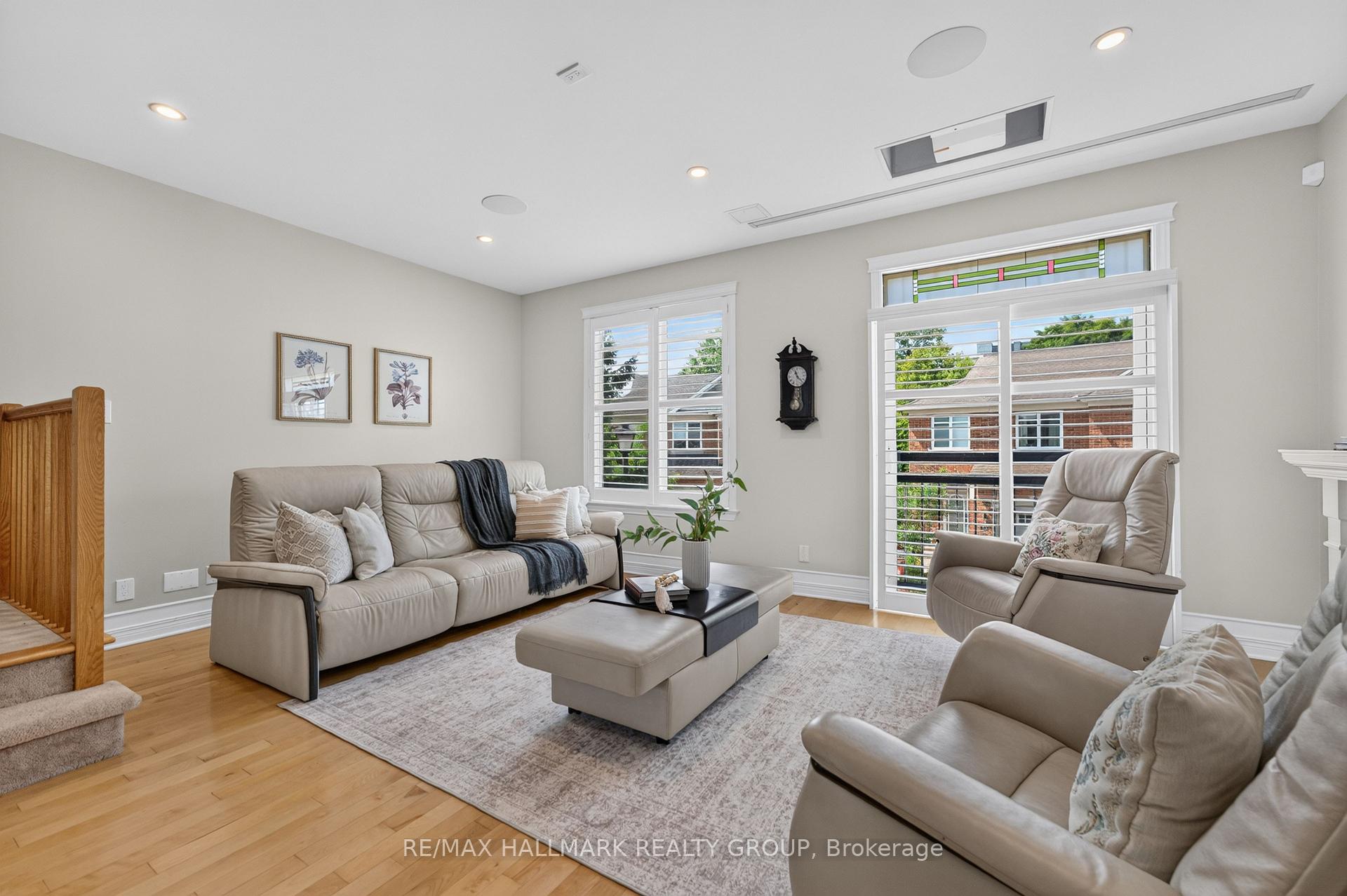 Photo 5 of 121 West Village Private, Ottawa, Westboro South — HOMEH