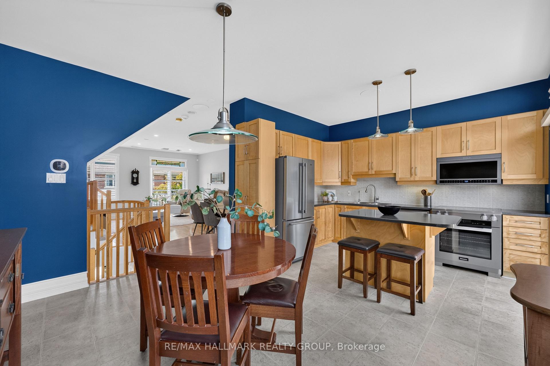 Photo 9 of 121 West Village Private, Ottawa, Westboro South — HOMEH