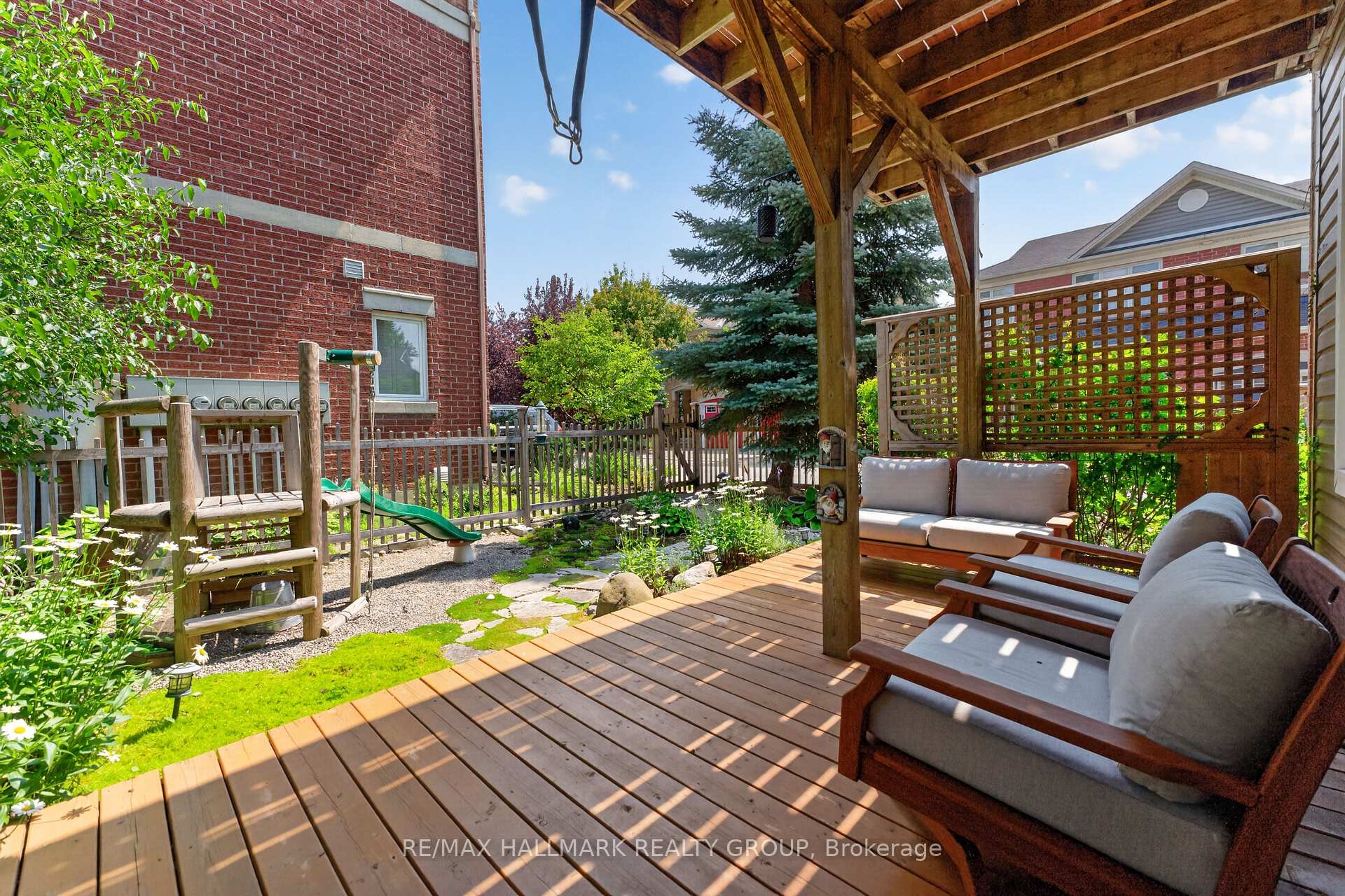 Photo 20 of 121 West Village Private, Ottawa, Westboro South — HOMEH