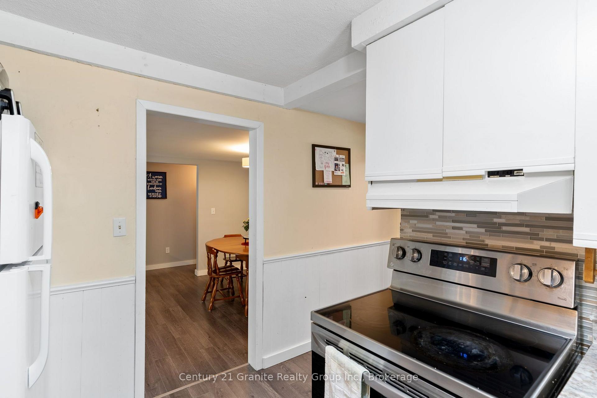 Photo 10 of 4687 County Rd 21, Dysart et al, Dysart — HOMEH