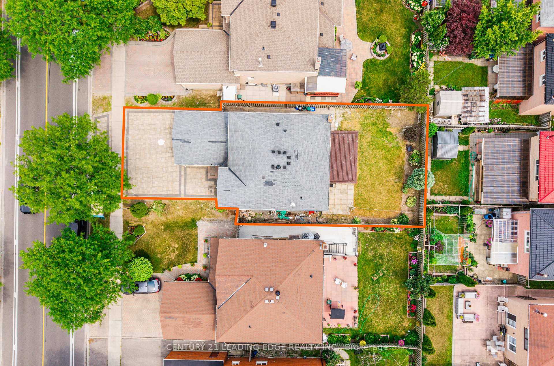 Photo 2 of 47 Elson Street, Markham, Middlefield — HOMEH