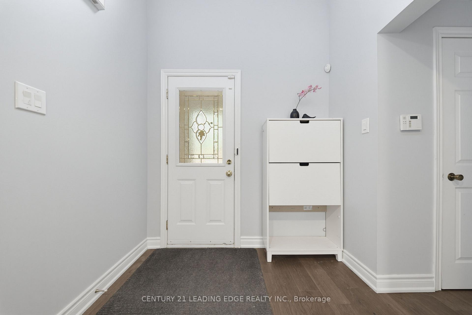 Photo 8 of 47 Elson Street, Markham, Middlefield — HOMEH