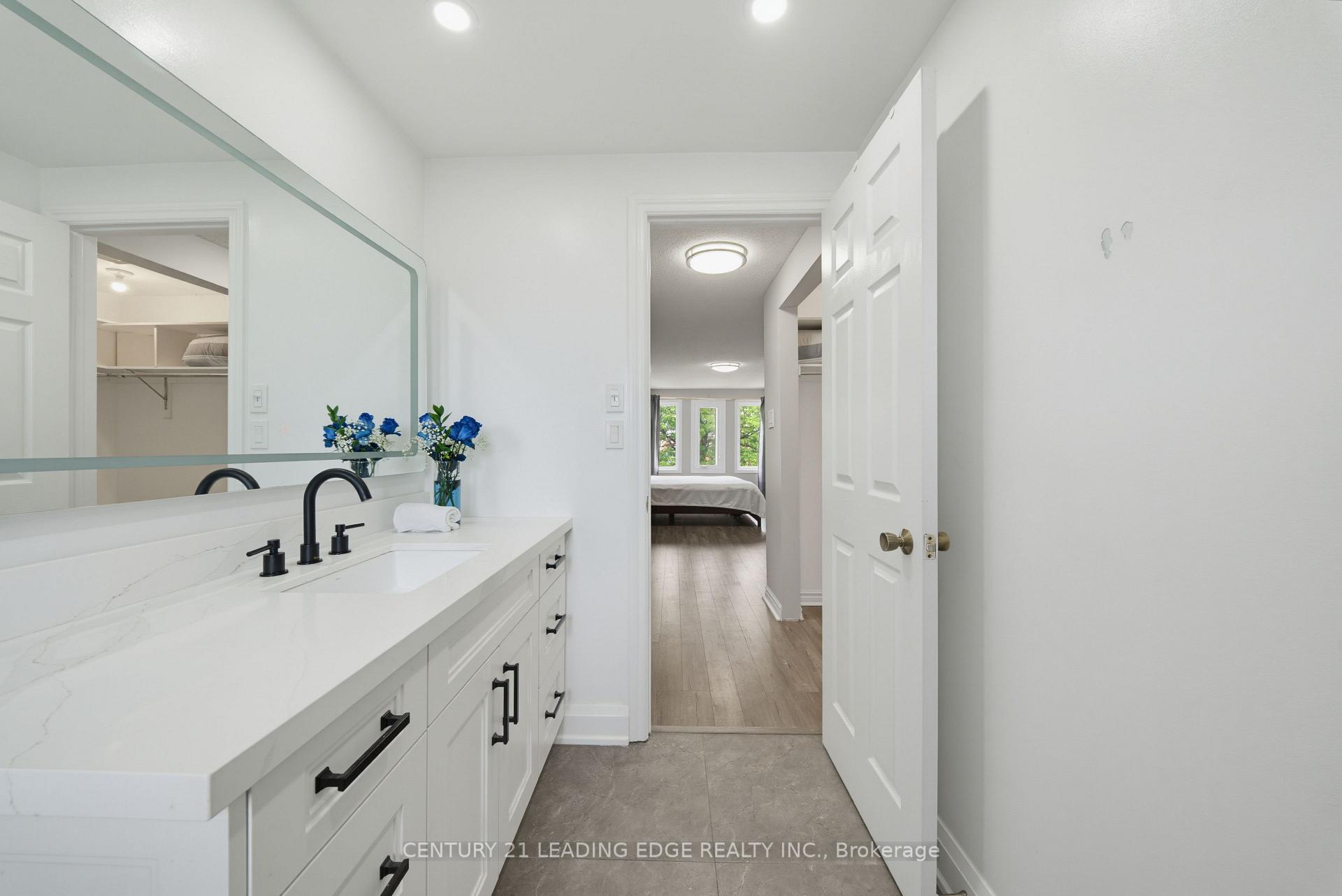 Photo 32 of 47 Elson Street, Markham, Middlefield — HOMEH