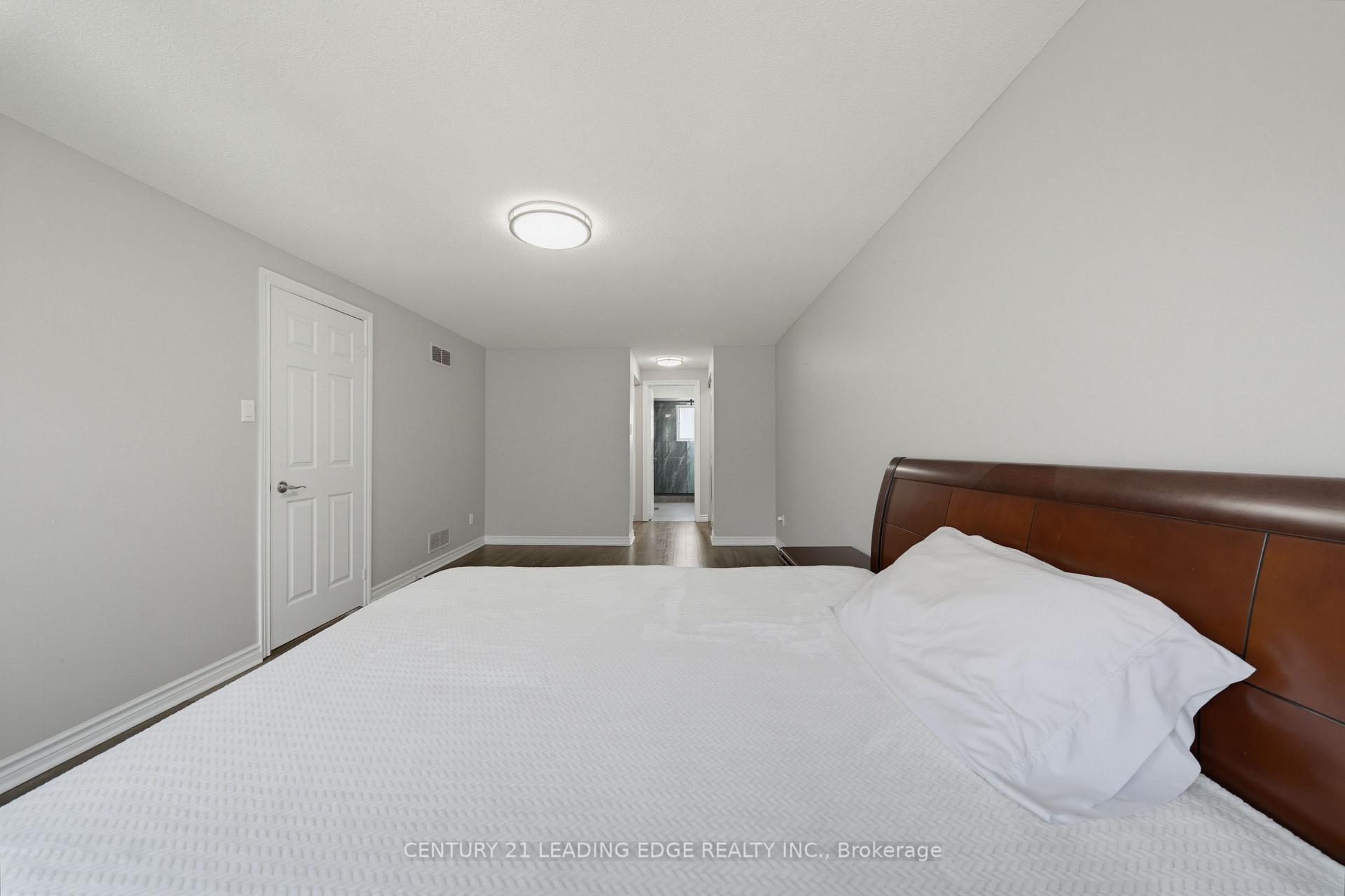Photo 34 of 47 Elson Street, Markham, Middlefield — HOMEH