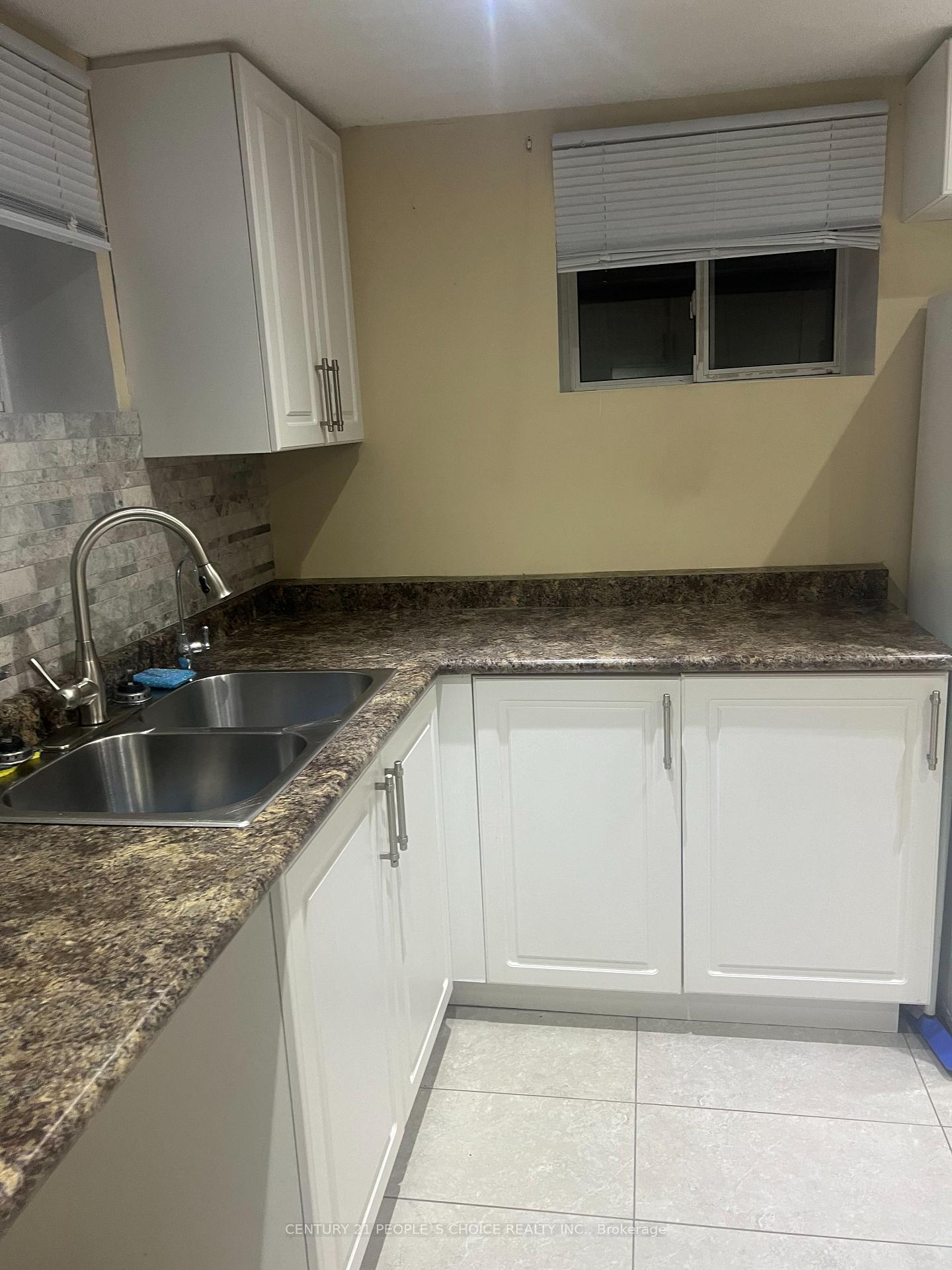 Photo 4 of 66 Stavely Crescent, Etobicoke, Rexdale-Kipling — HOMEH