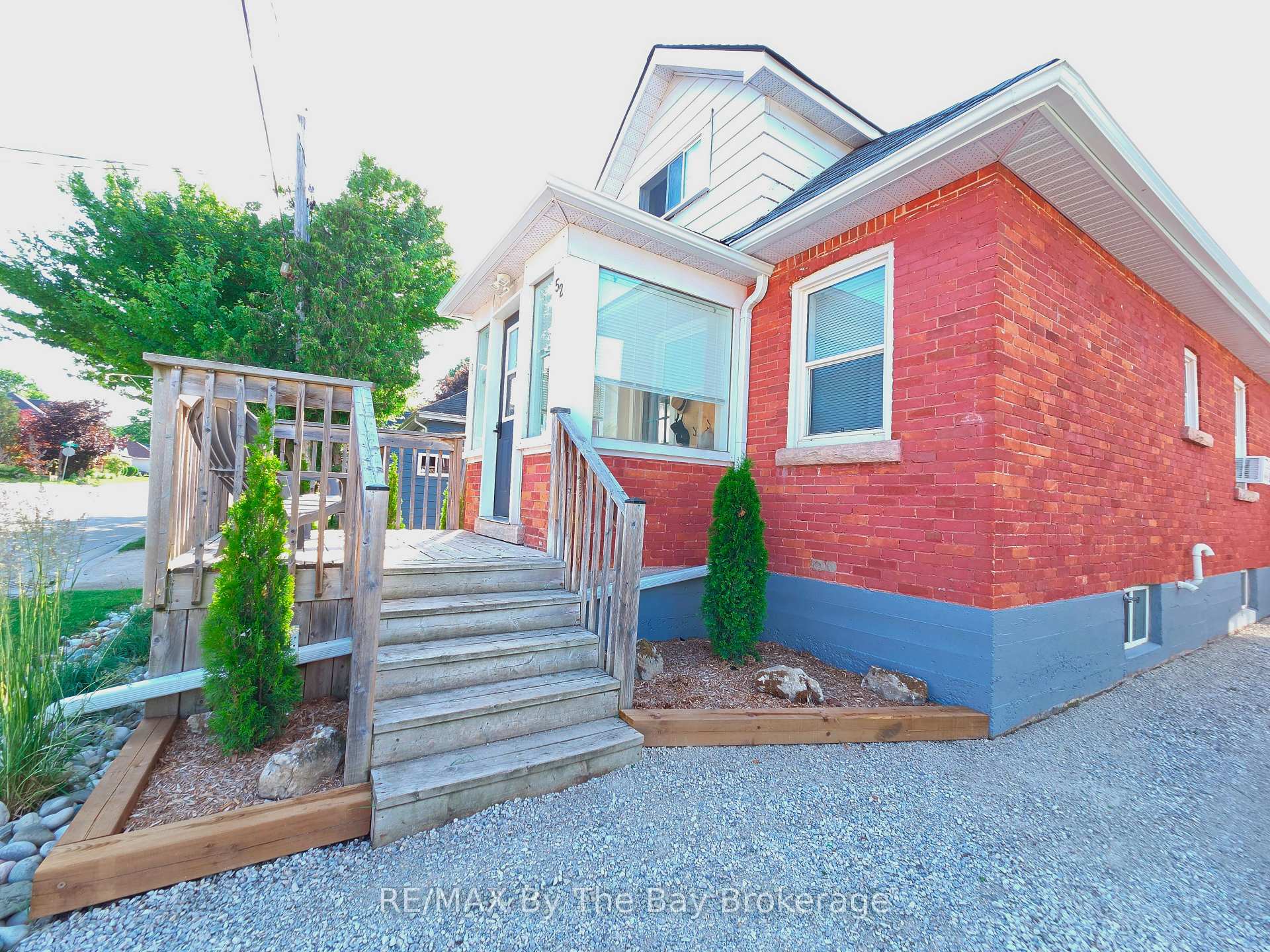 Photo 4 of 52 Berry Street, Meaford — HOMEH