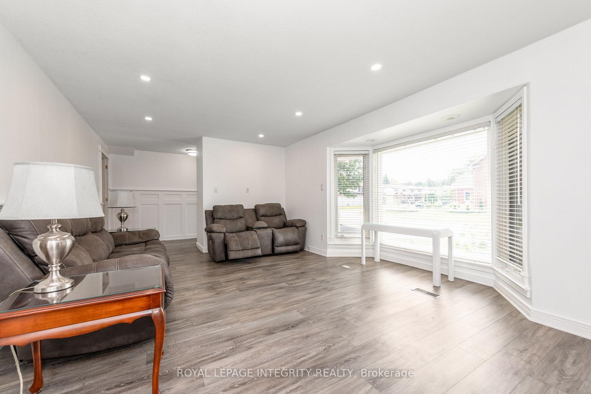 Photo 8 of 95 Mcclellan Road, Ottawa, Sheahan Estates/Trend Village — HOMEH