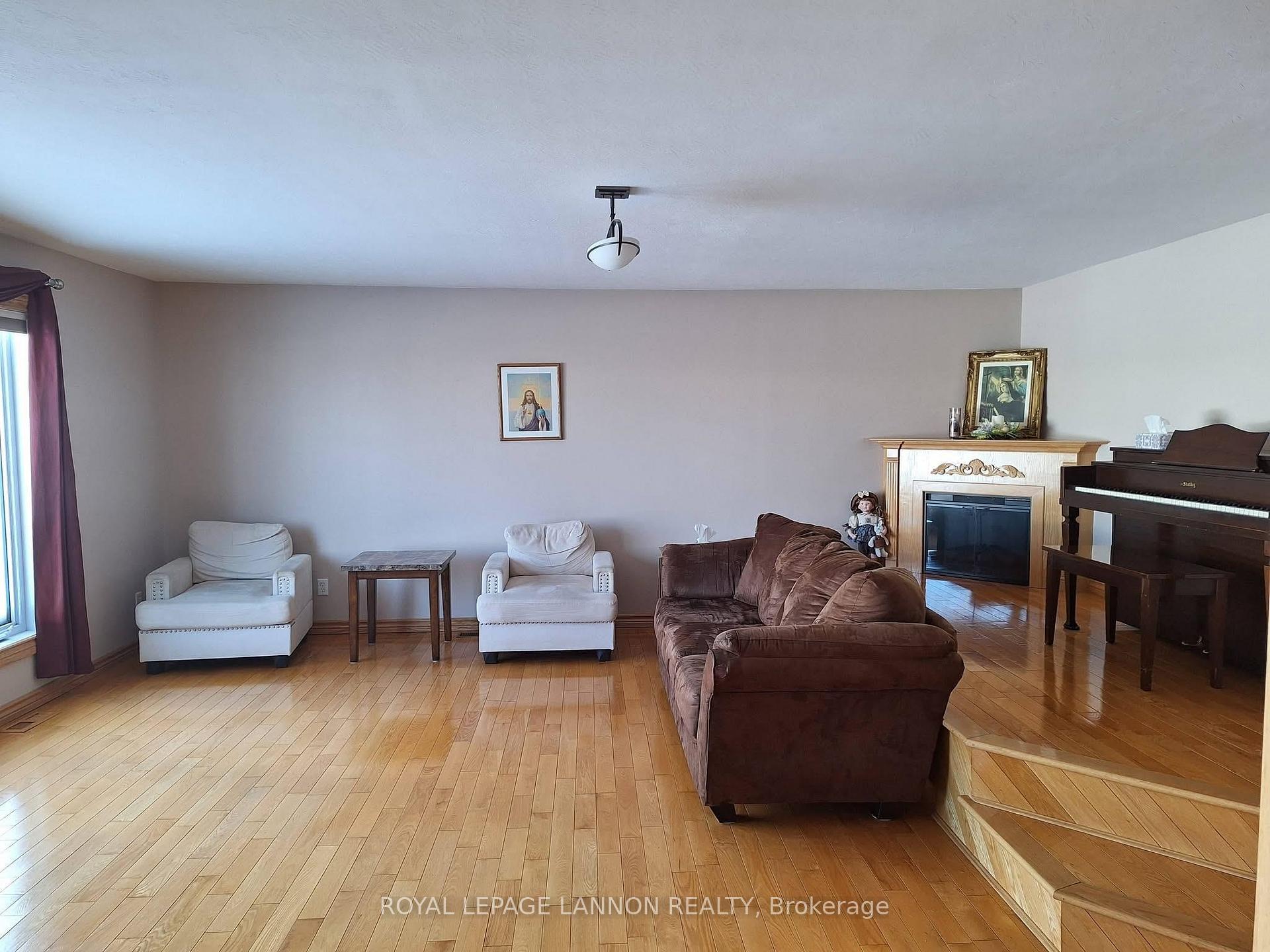 Photo 10 of 111 Woodcrest Drive, Greenstone, TB-96 — HOMEH