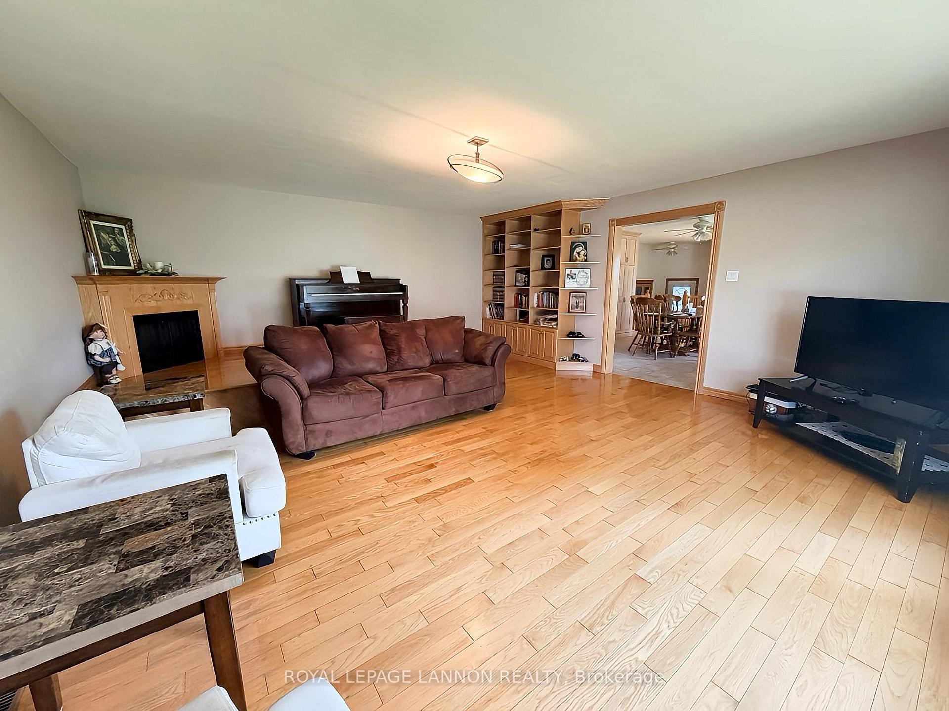 Photo 11 of 111 Woodcrest Drive, Greenstone, TB-96 — HOMEH