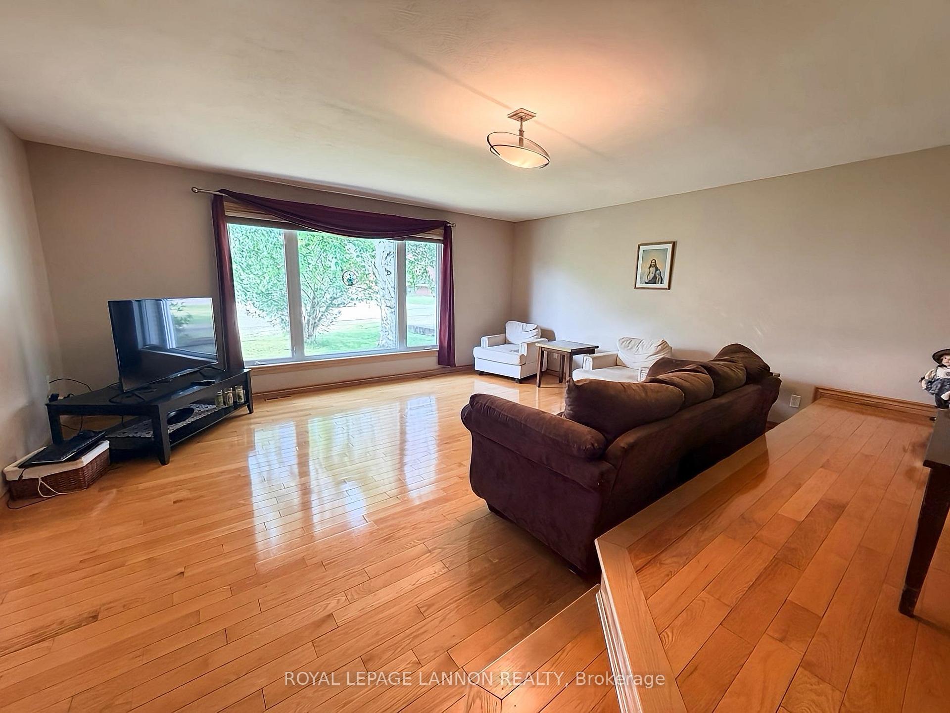 Photo 12 of 111 Woodcrest Drive, Greenstone, TB-96 — HOMEH