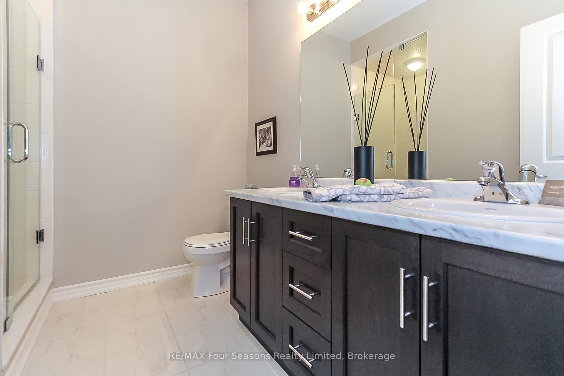 Photo 8 of 12 Robbie Way, Collingwood — HOMEH
