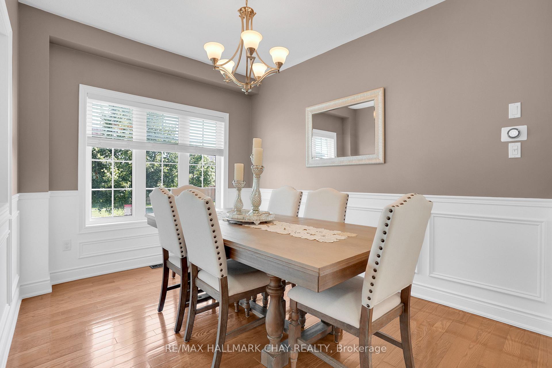 Photo 12 of 2 Versailles Crescent, Barrie, Innis-Shore — HOMEH