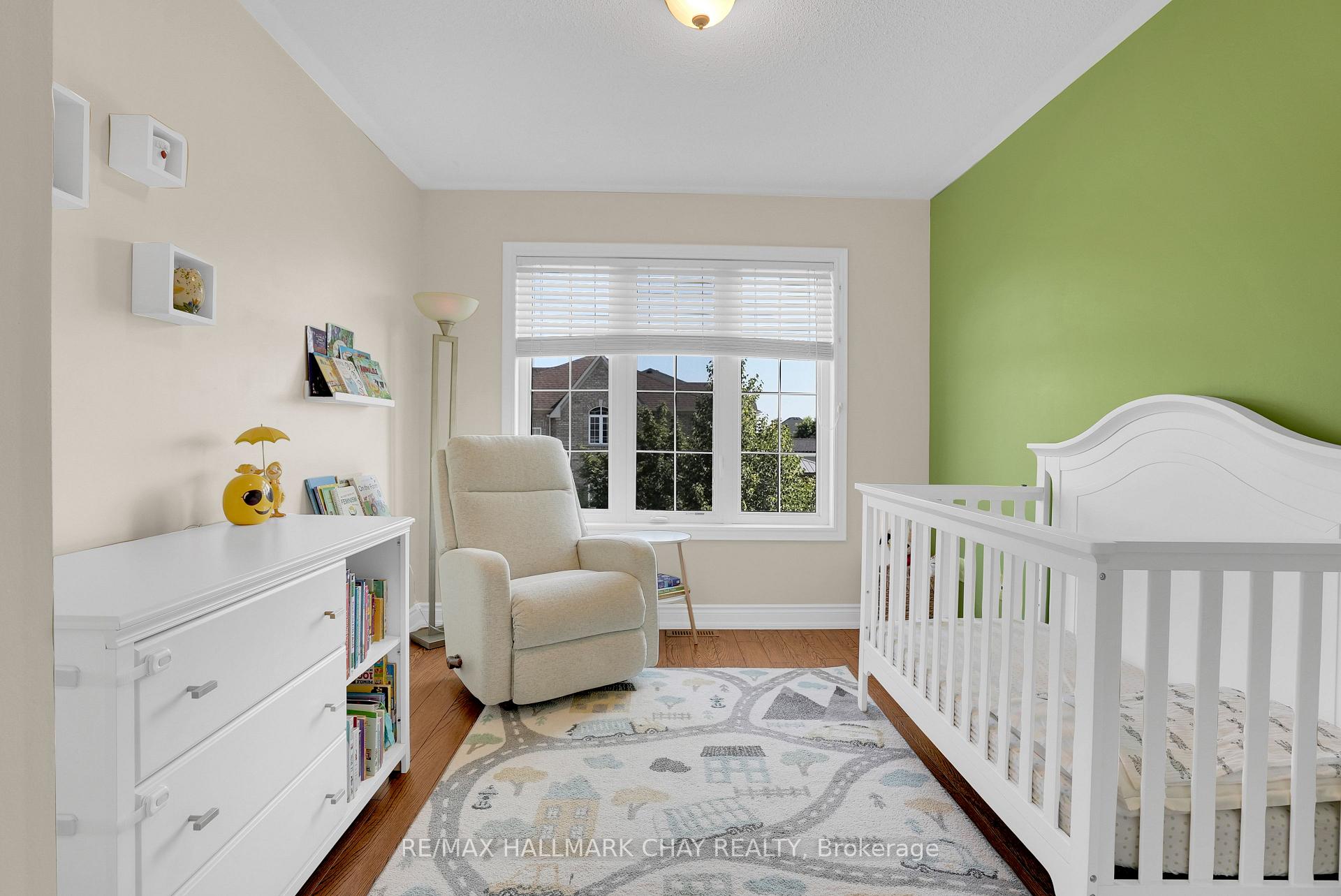 Photo 19 of 2 Versailles Crescent, Barrie, Innis-Shore — HOMEH