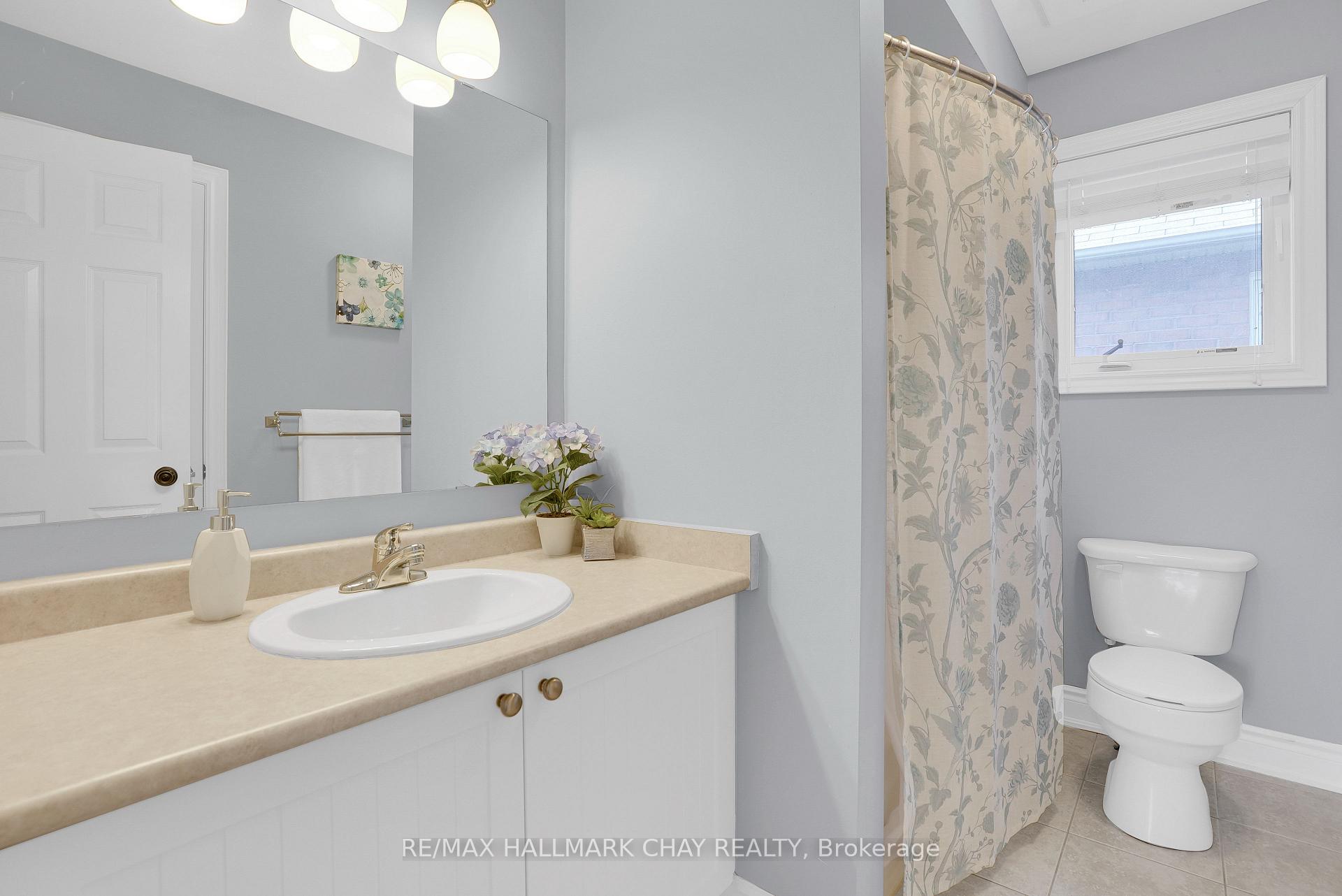 Photo 21 of 2 Versailles Crescent, Barrie, Innis-Shore — HOMEH