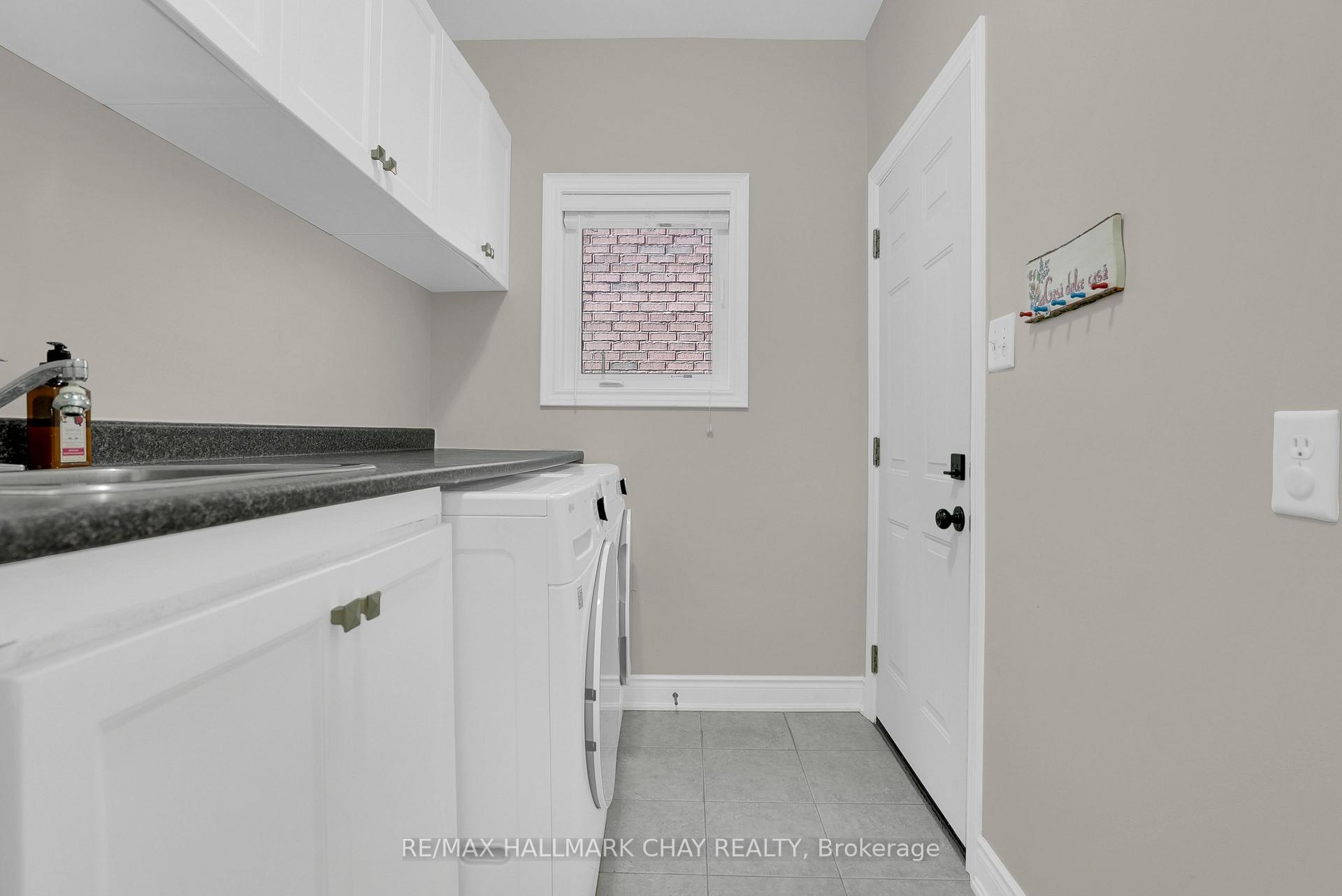 Photo 22 of 2 Versailles Crescent, Barrie, Innis-Shore — HOMEH