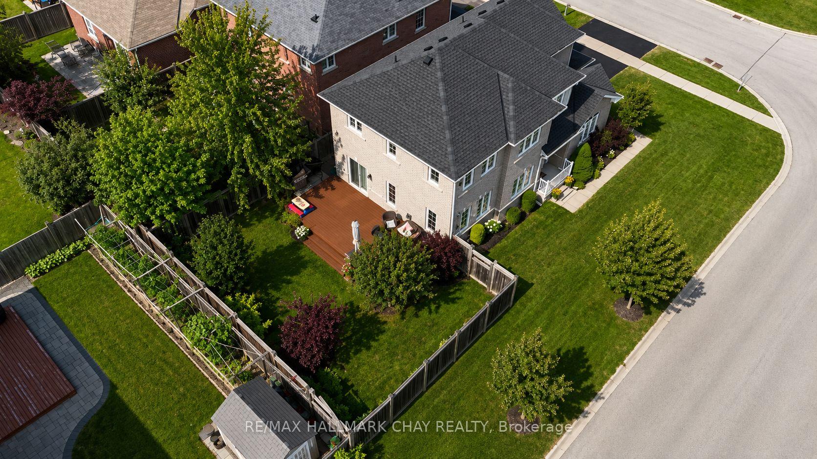 Photo 26 of 2 Versailles Crescent, Barrie, Innis-Shore — HOMEH