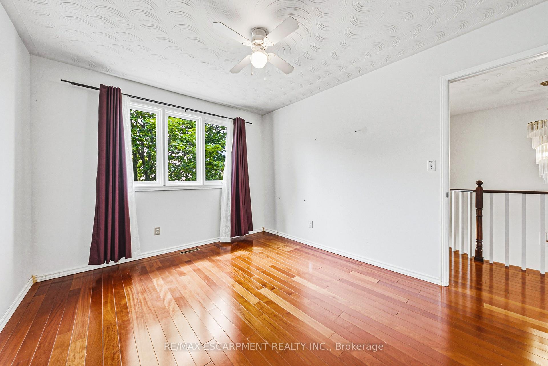 Photo 21 of 21 Moss Boulevard, Hamilton, Dundas — HOMEH