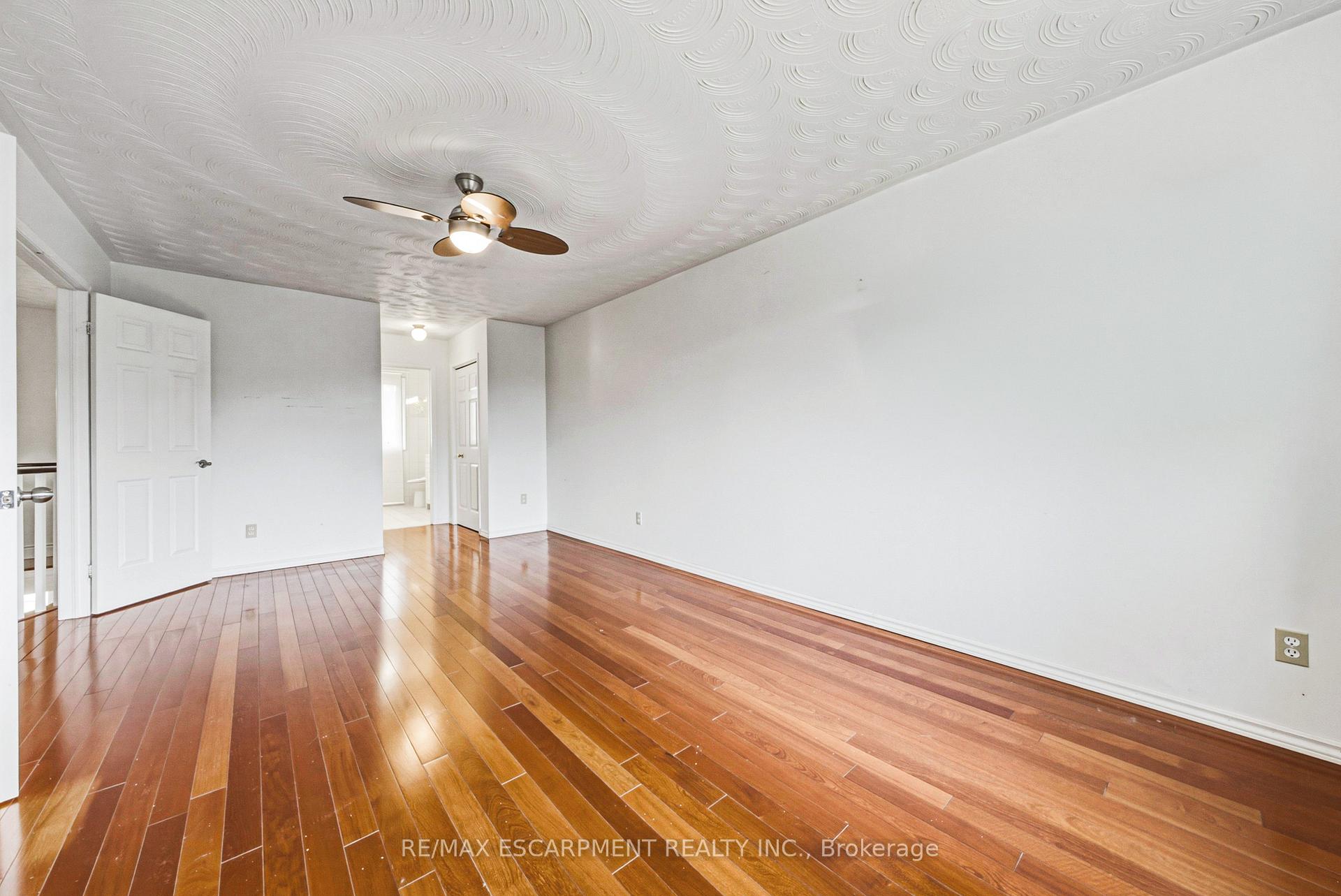 Photo 25 of 21 Moss Boulevard, Hamilton, Dundas — HOMEH