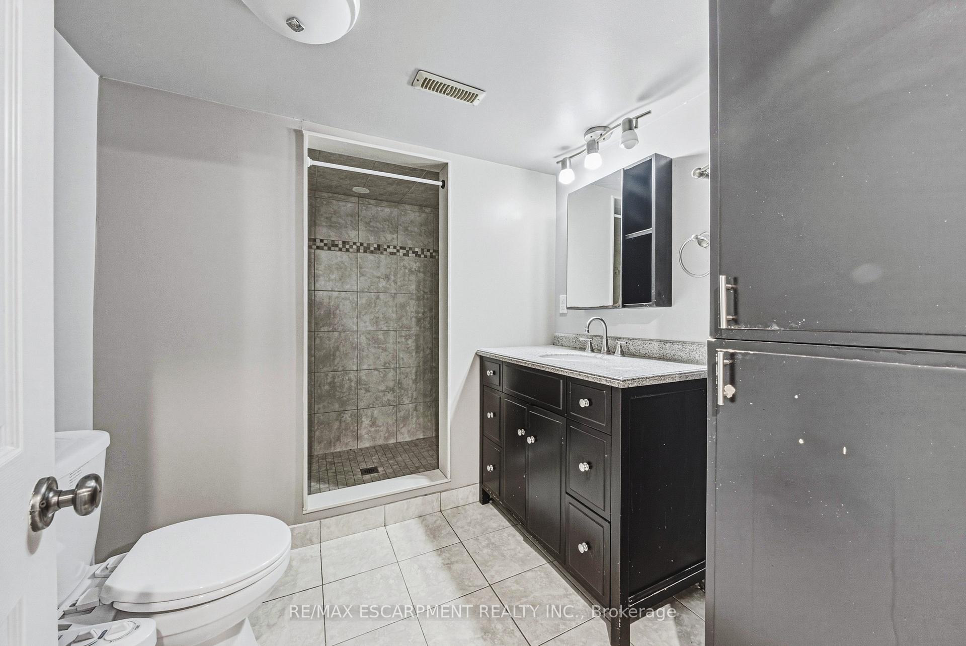 Photo 29 of 21 Moss Boulevard, Hamilton, Dundas — HOMEH