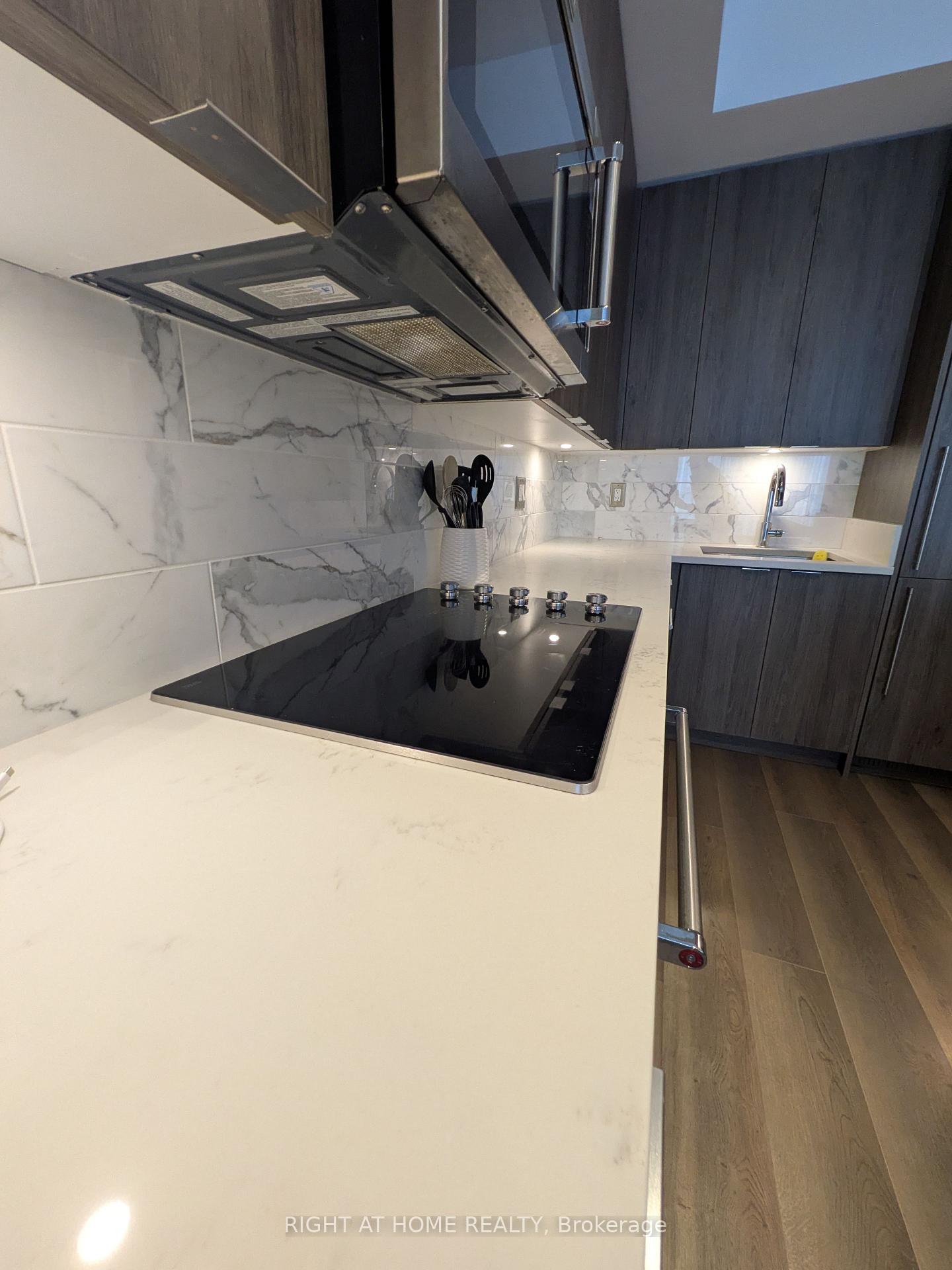Photo 9 of Unit 628, 38 Iannuzzi Street, Toronto, Niagara — HOMEH