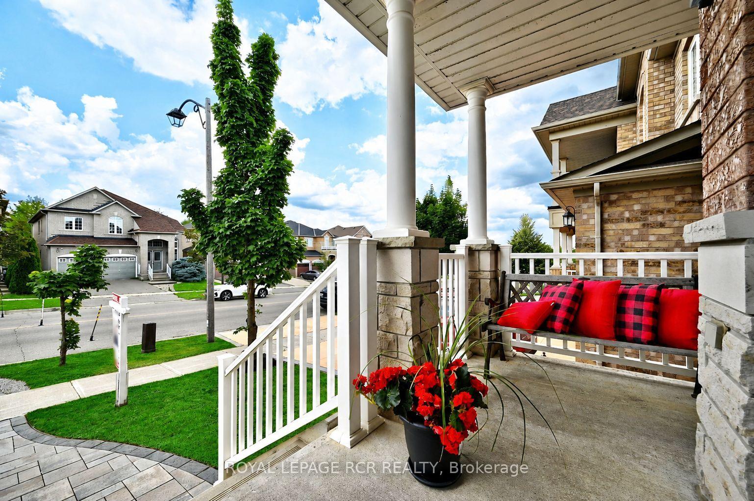 Photo 2 of 43 Ivy Glen Drive, Vaughan, Patterson — HOMEH