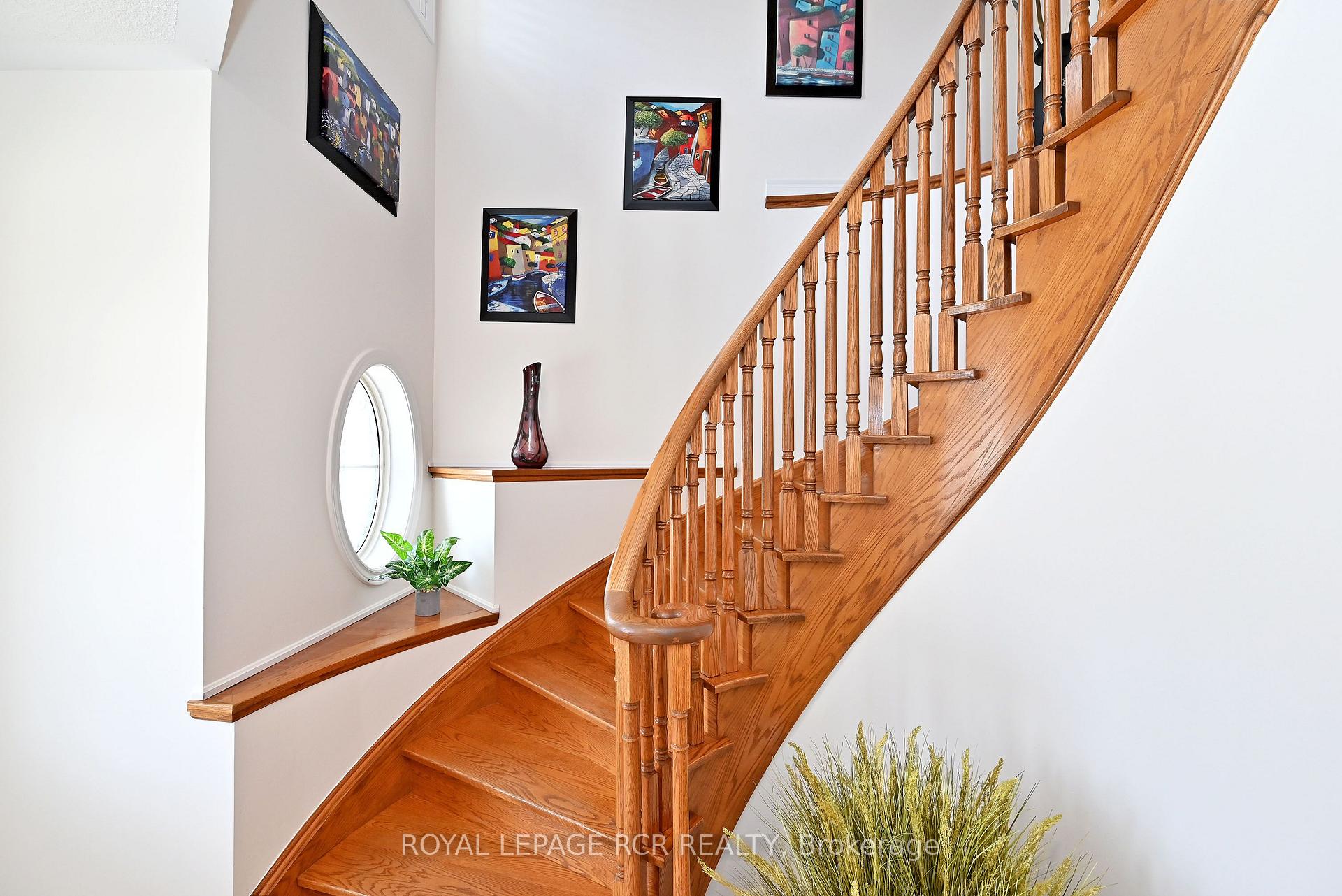Photo 3 of 43 Ivy Glen Drive, Vaughan, Patterson — HOMEH