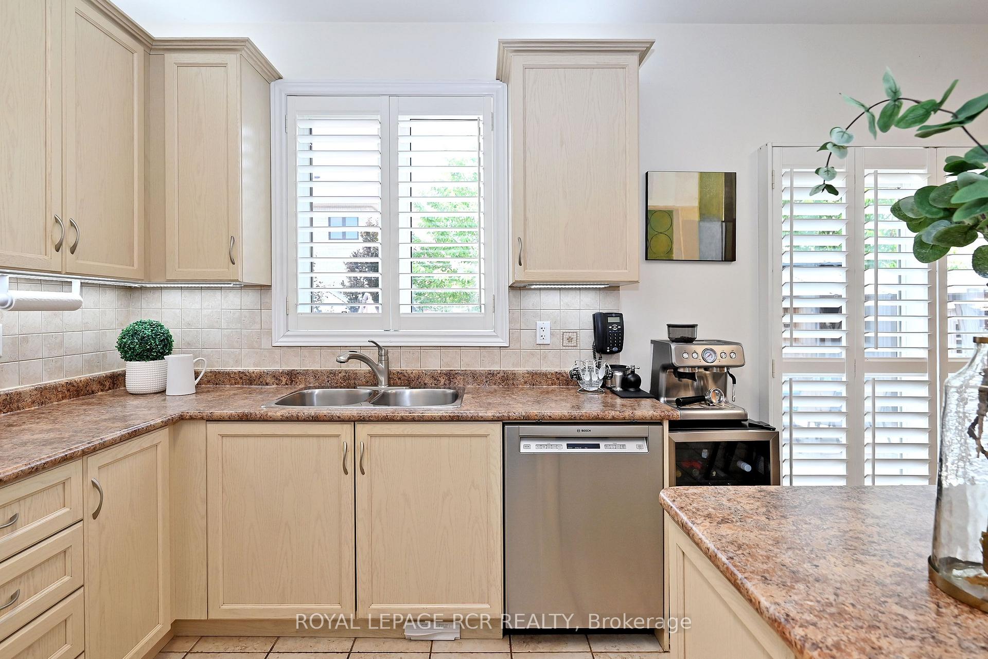 Photo 20 of 43 Ivy Glen Drive, Vaughan, Patterson — HOMEH