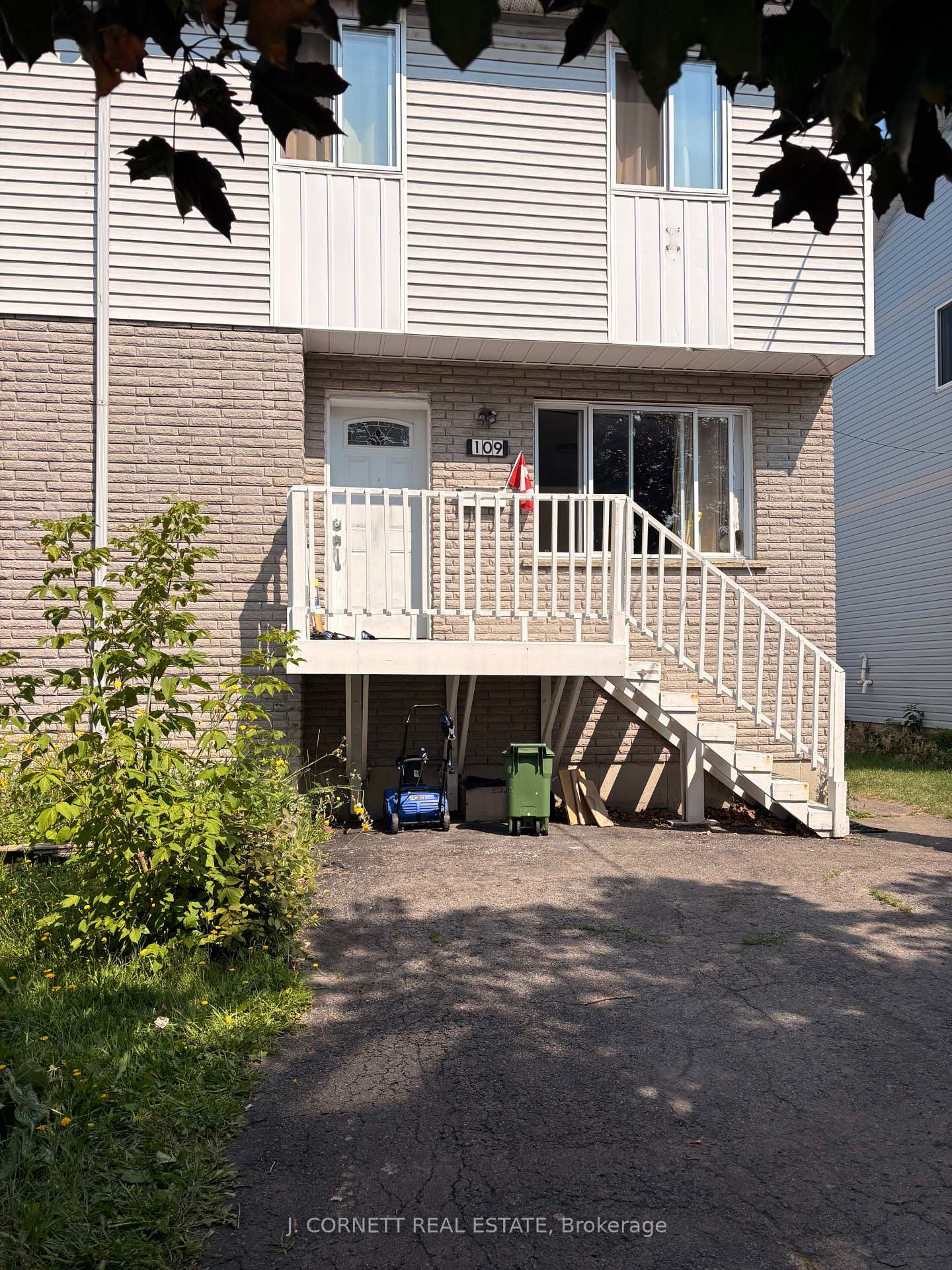 Photo of 109 Eleventh Avenue E