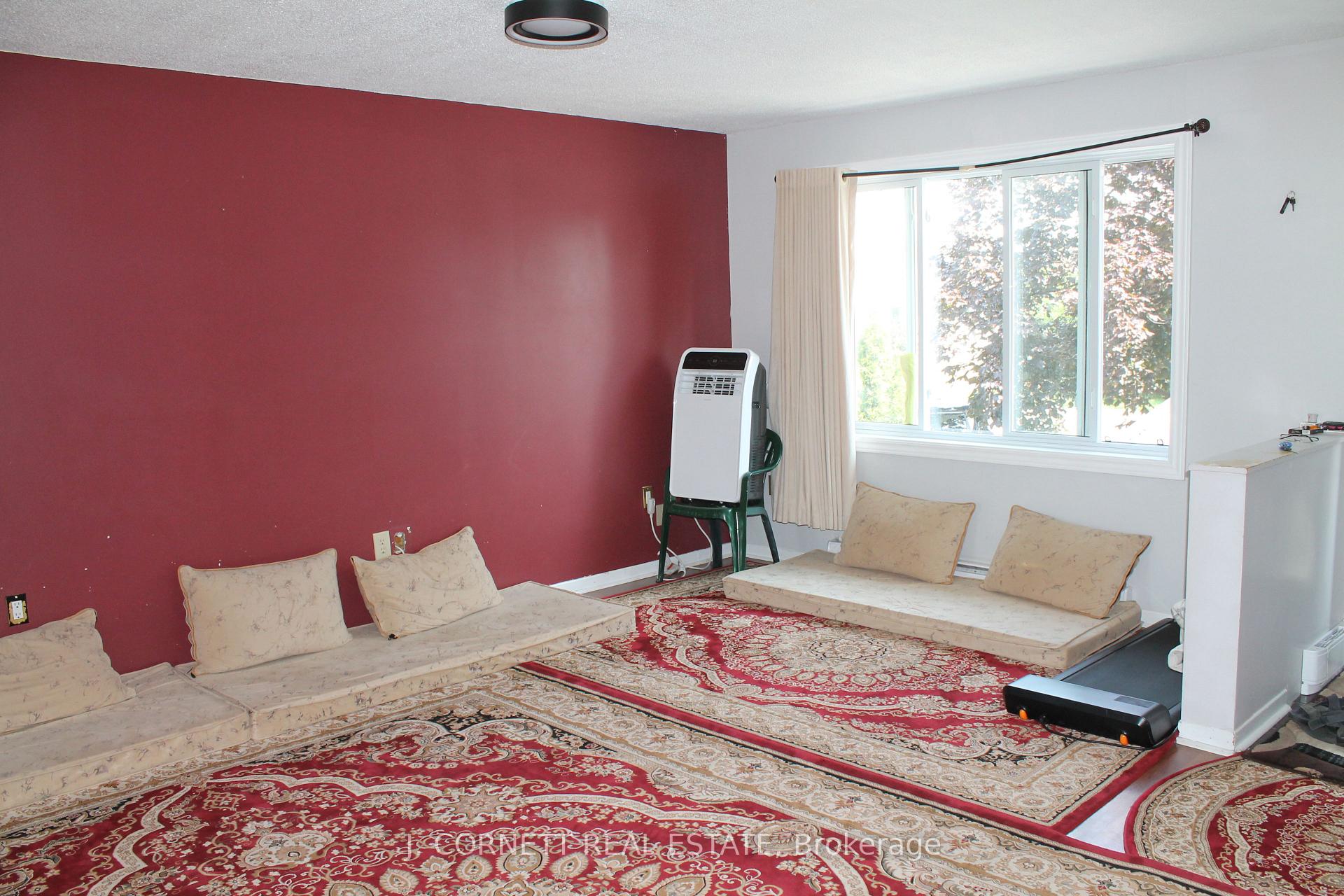 Photo 2 of 109 Eleventh Avenue E, Cornwall, Cornwall — HOMEH