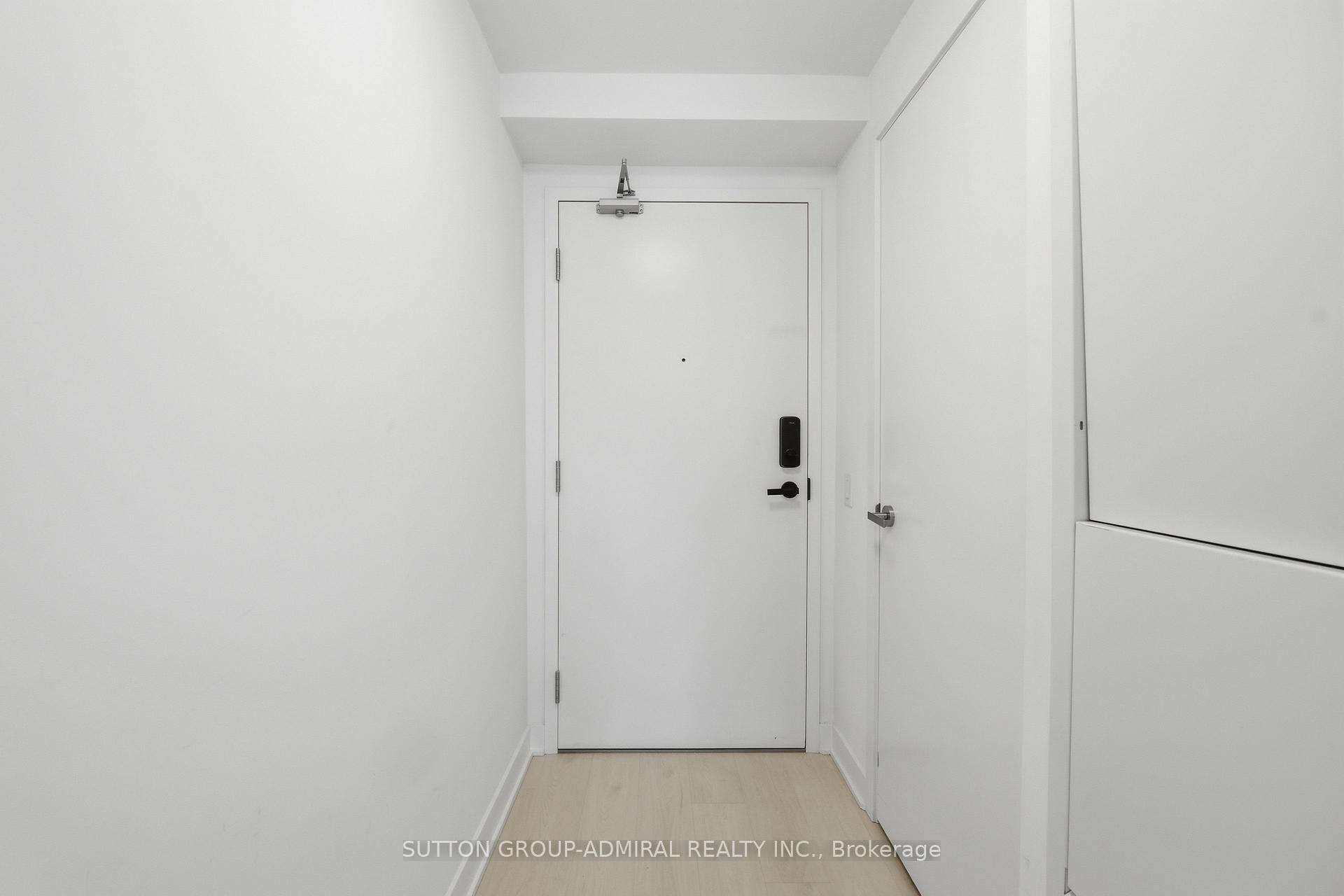 Photo 4 of Unit 1002, 3900 confederation Parkway, Mississauga, City Centre — HOMEH
