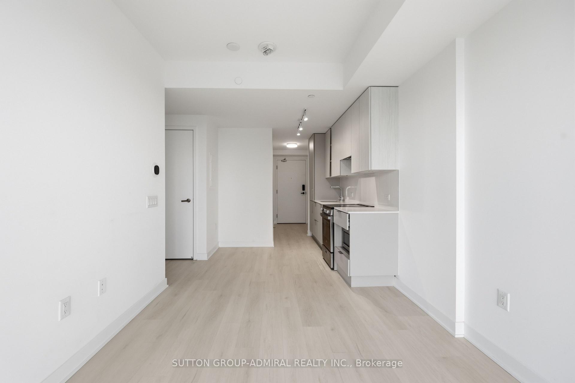Photo 8 of Unit 1002, 3900 confederation Parkway, Mississauga, City Centre — HOMEH