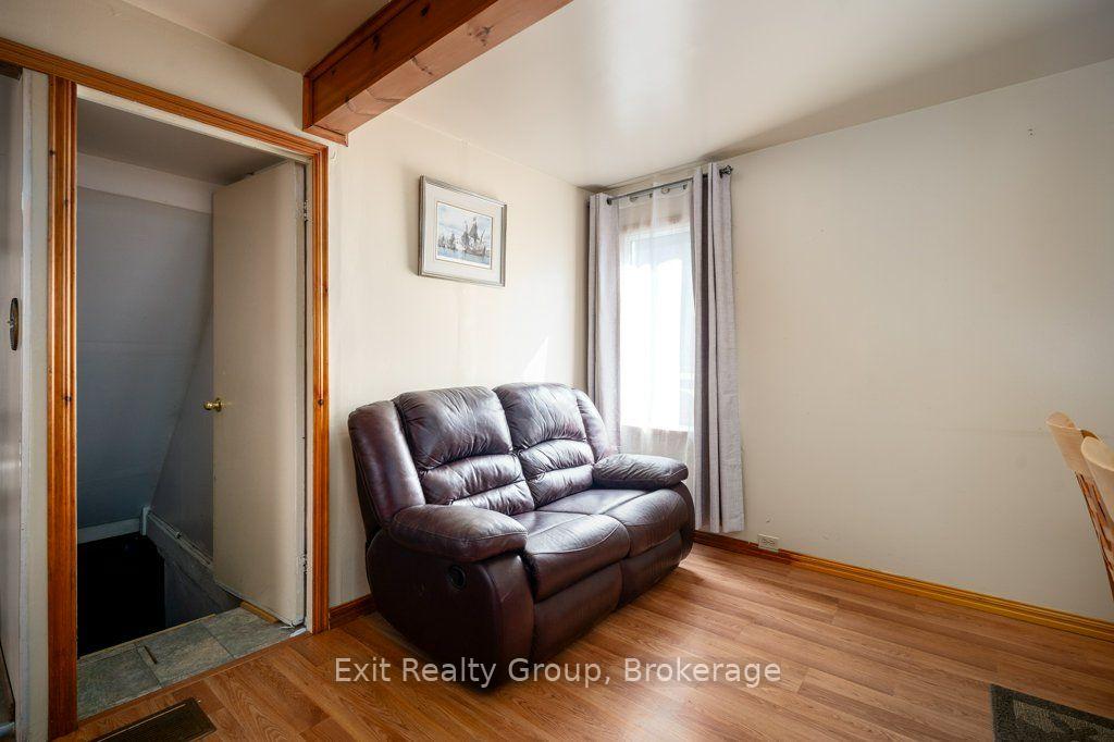 Photo 11 of 8 Ridley Street E, Belleville, Belleville Ward — HOMEH