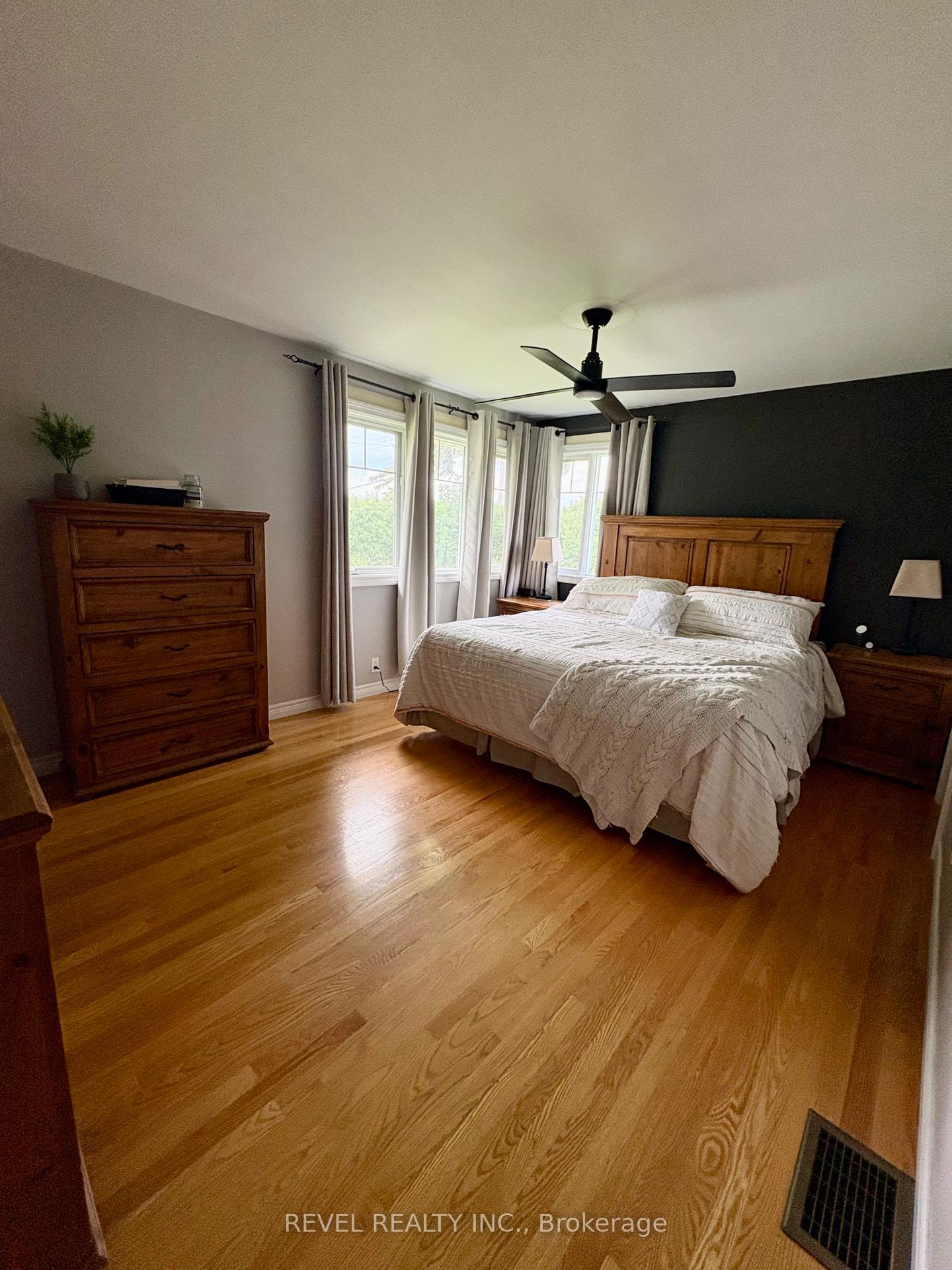 Photo 25 of 414 Ninth Avenue, Cochrane — HOMEH