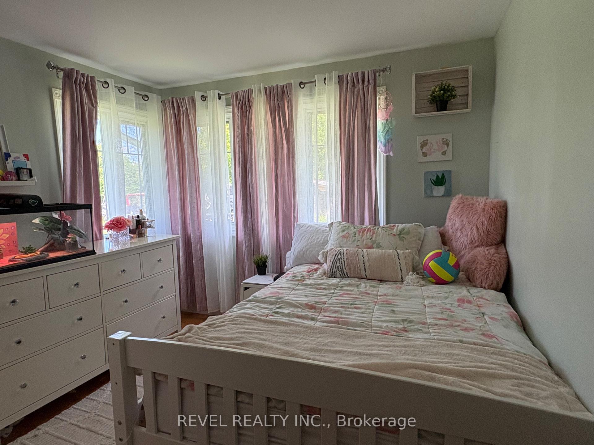 Photo 26 of 414 Ninth Avenue, Cochrane — HOMEH