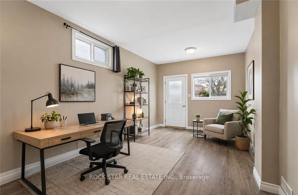 Photo 3 of 62 Corbett Drive, Barrie, Grove East — HOMEH